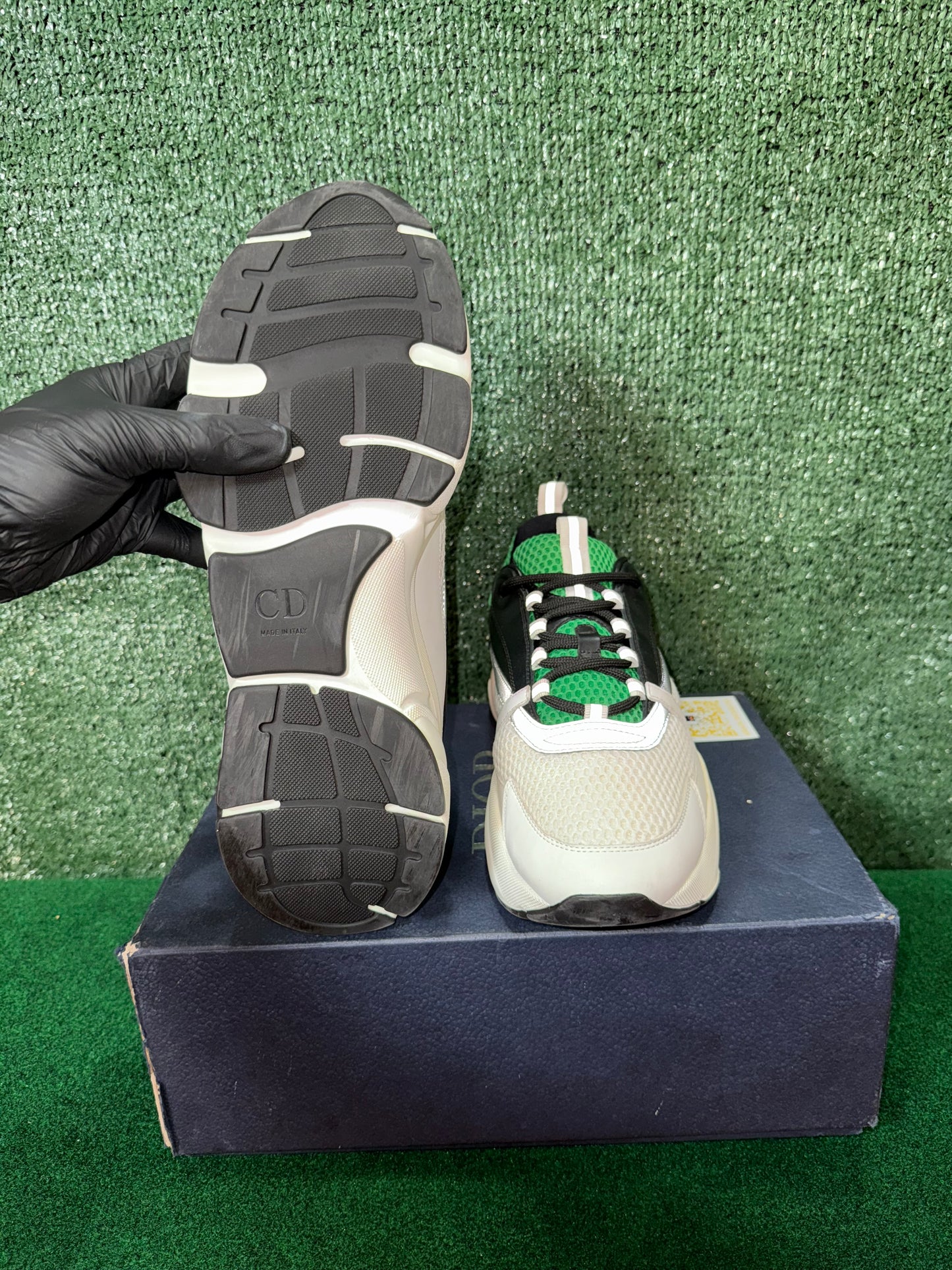 Dior B22 ‘White Green’ Preowned