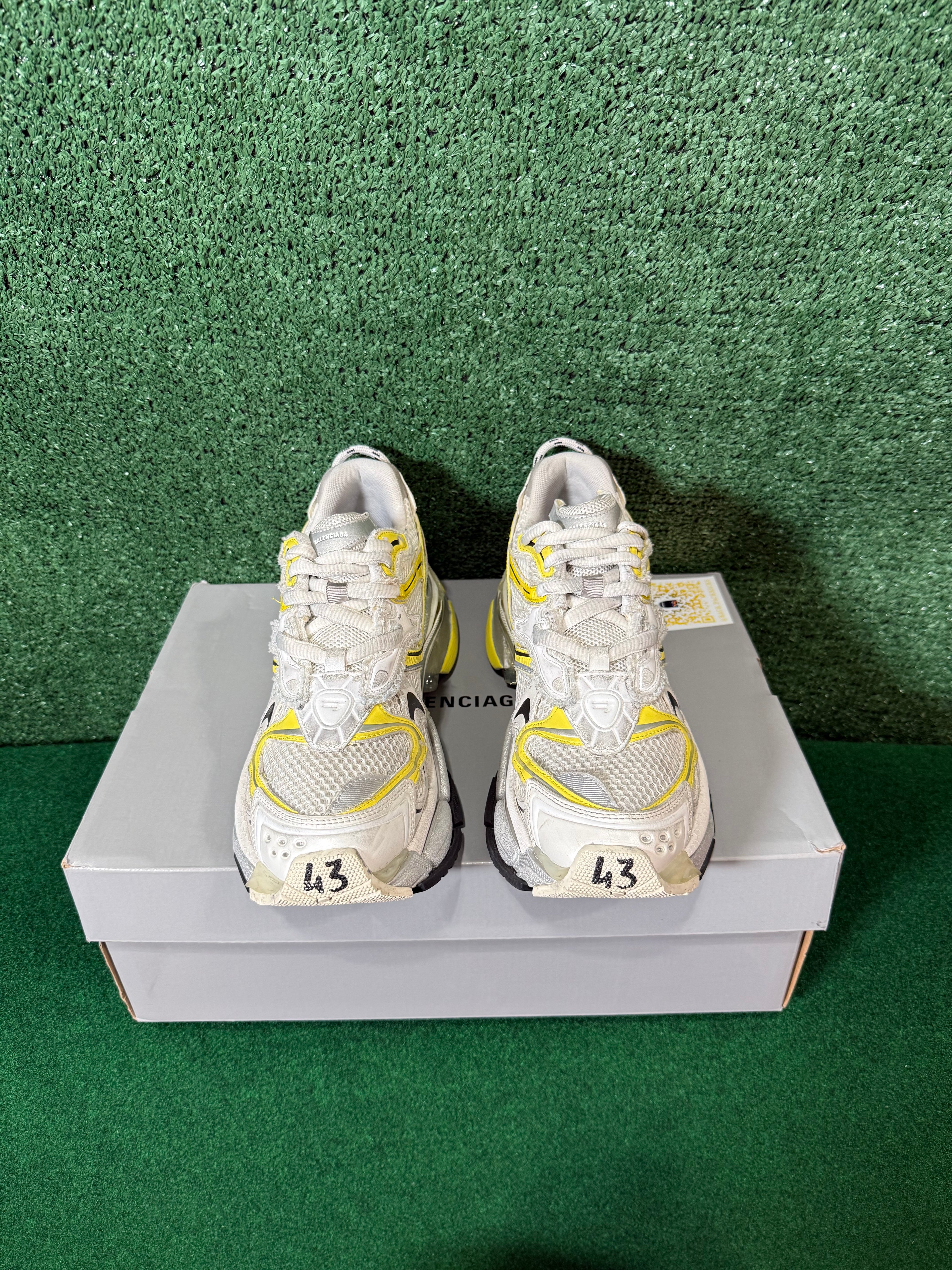 BALENCIAGA RUNNER SNEAKER ‘WORN-OUT - WHITE YELLOW’