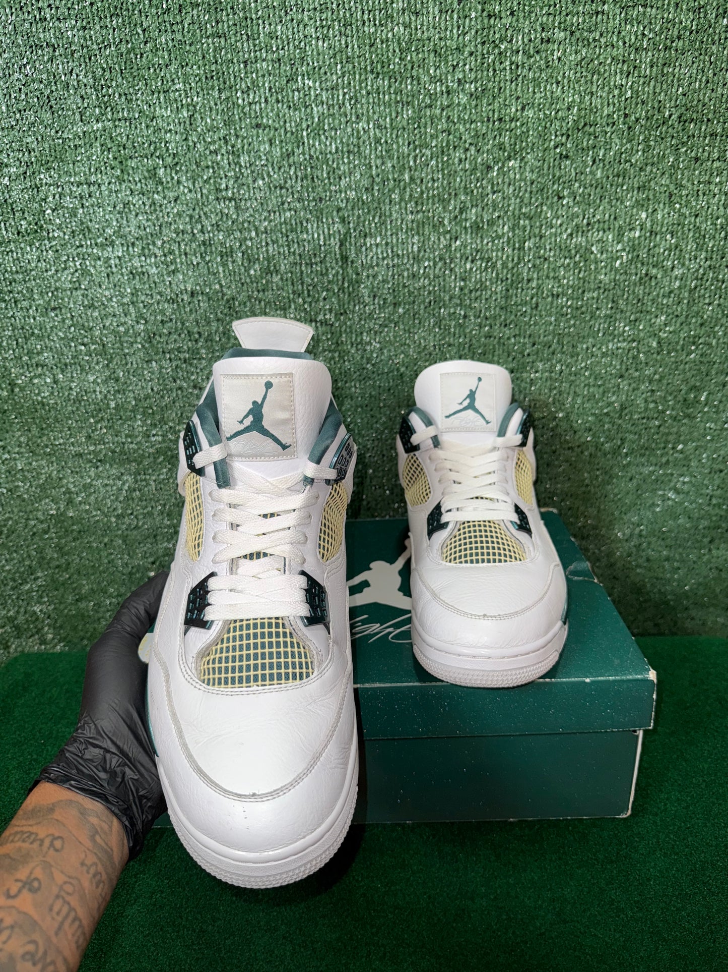 Jordan 4 Retro Oxidized Green Preowned & Yellowed On The Cages ￼