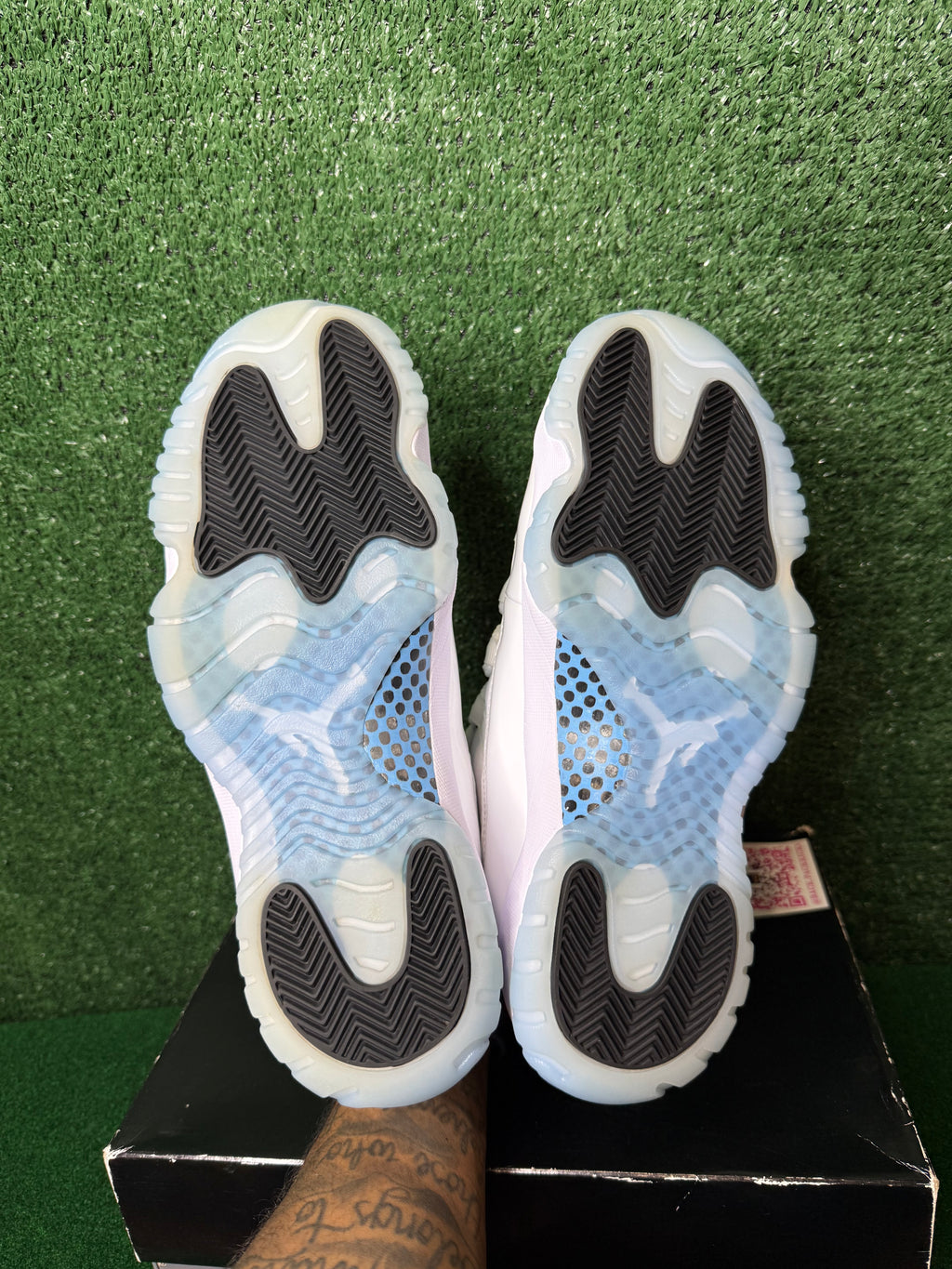 Jordan 11 RETRO LEGEND BLUE (2024)