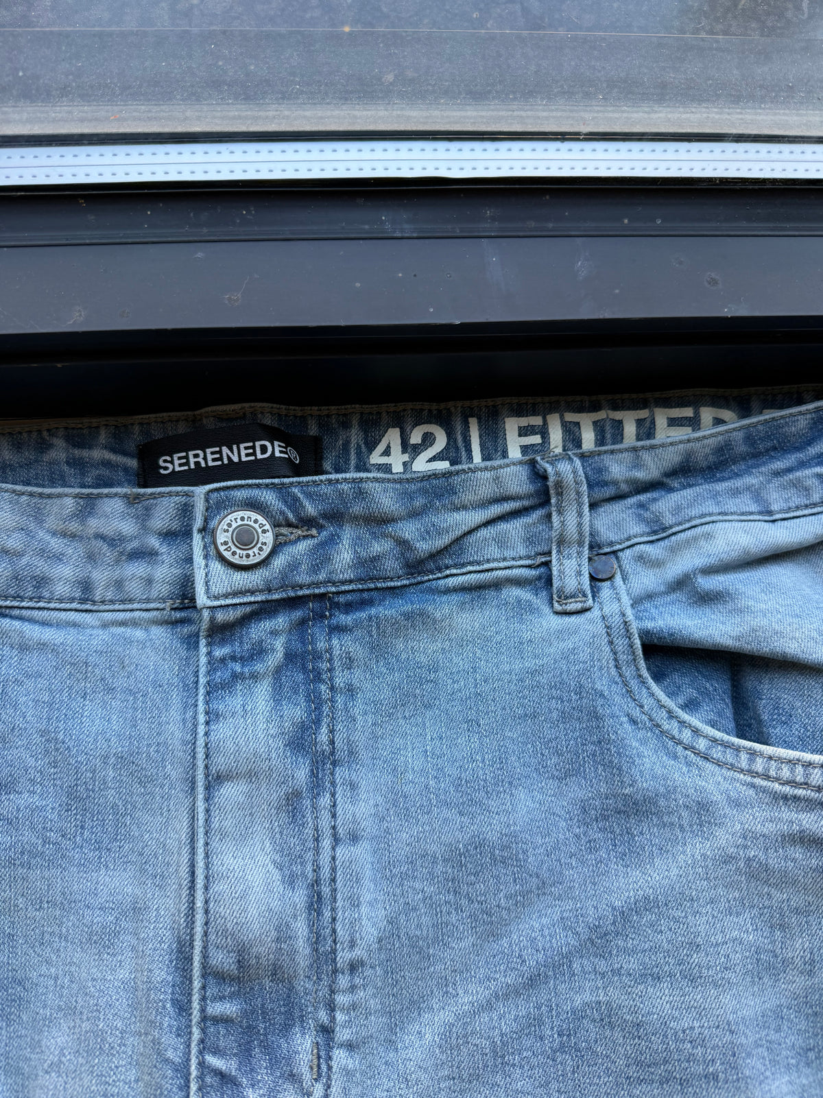 serenade Distressed blue jeans