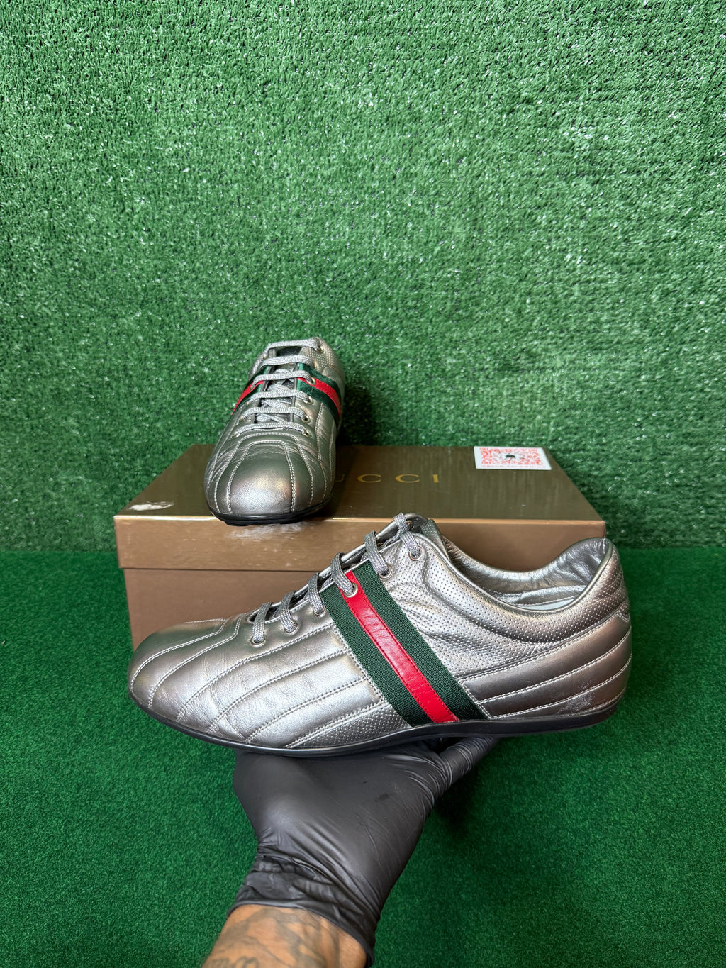 Gucci metallic silver leather low-top sneakers