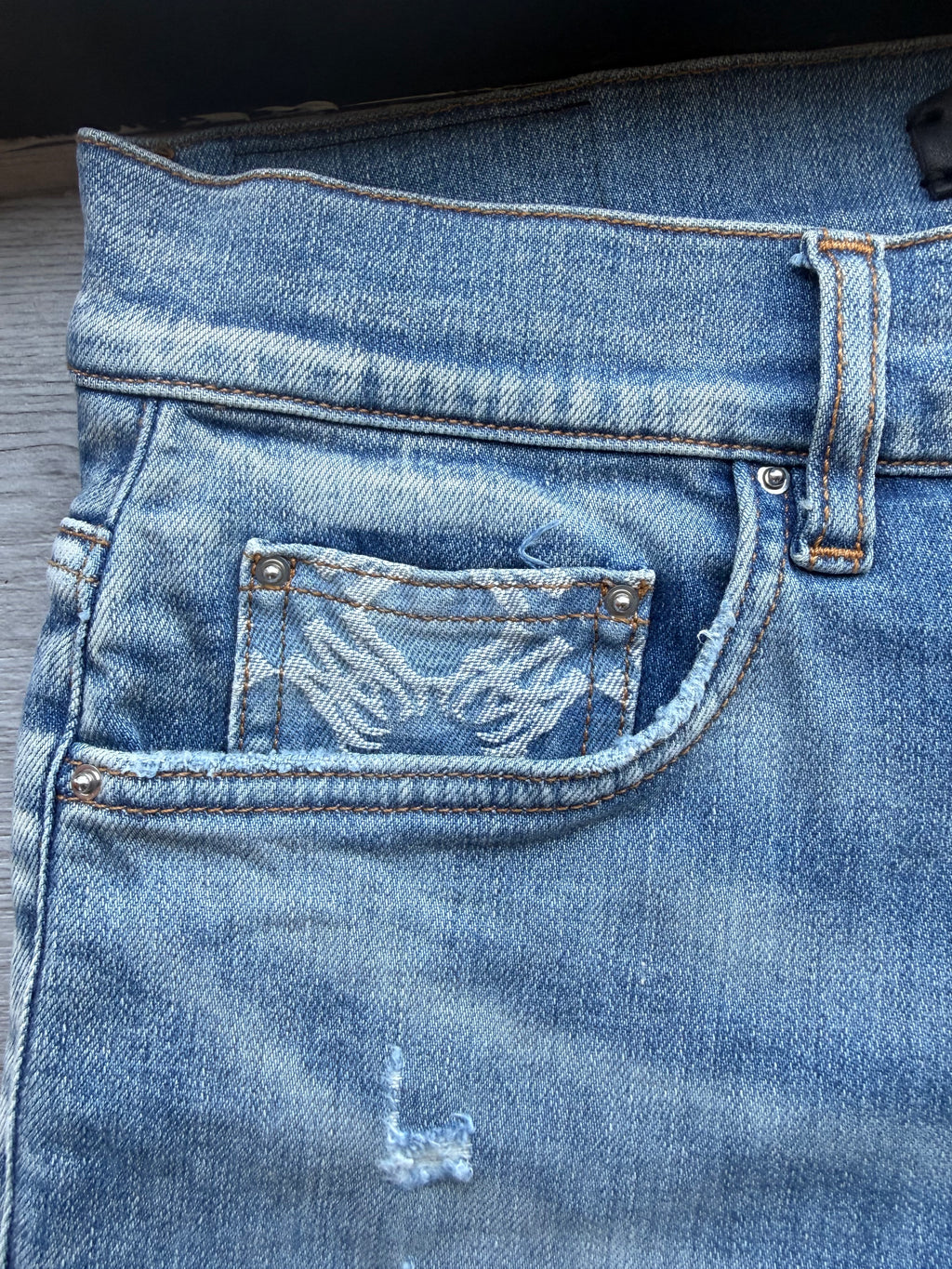 Amiri denim jeans/ Amiri embroidered
