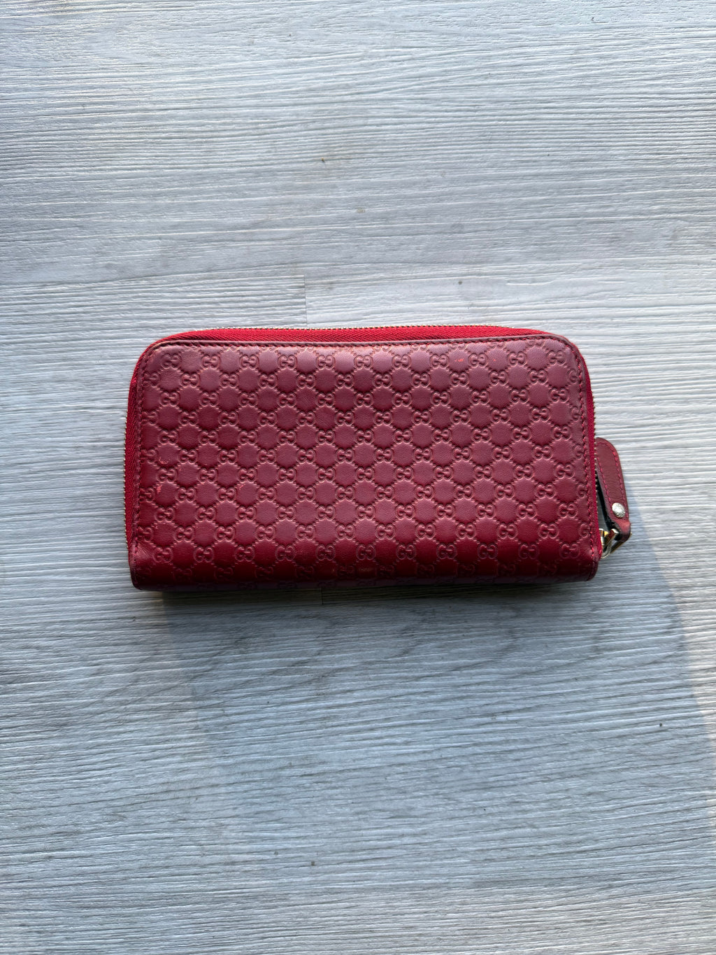 Gucci micro guccissima red gucci gg zip clutch