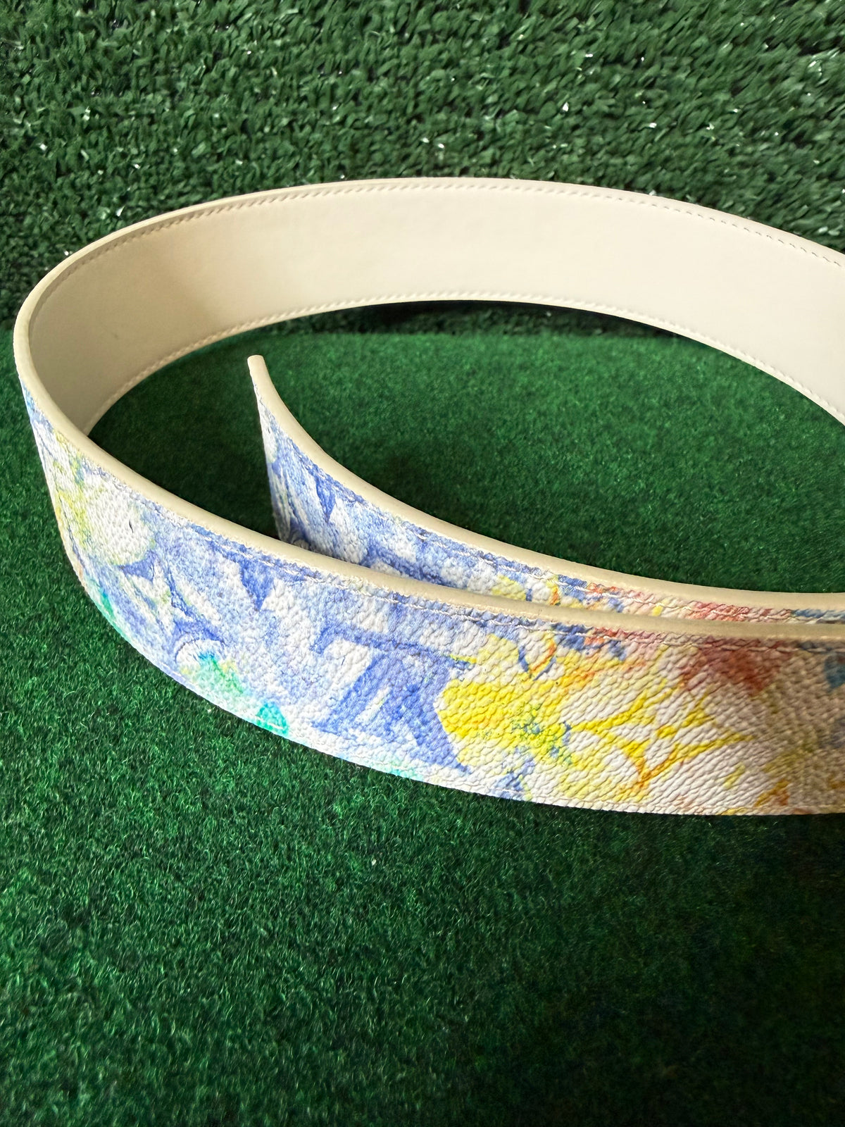 Louis Vuitton 40 mm pastel multicolor Louis Vuitton ceinture LV Shape ‘pastel multicolor’