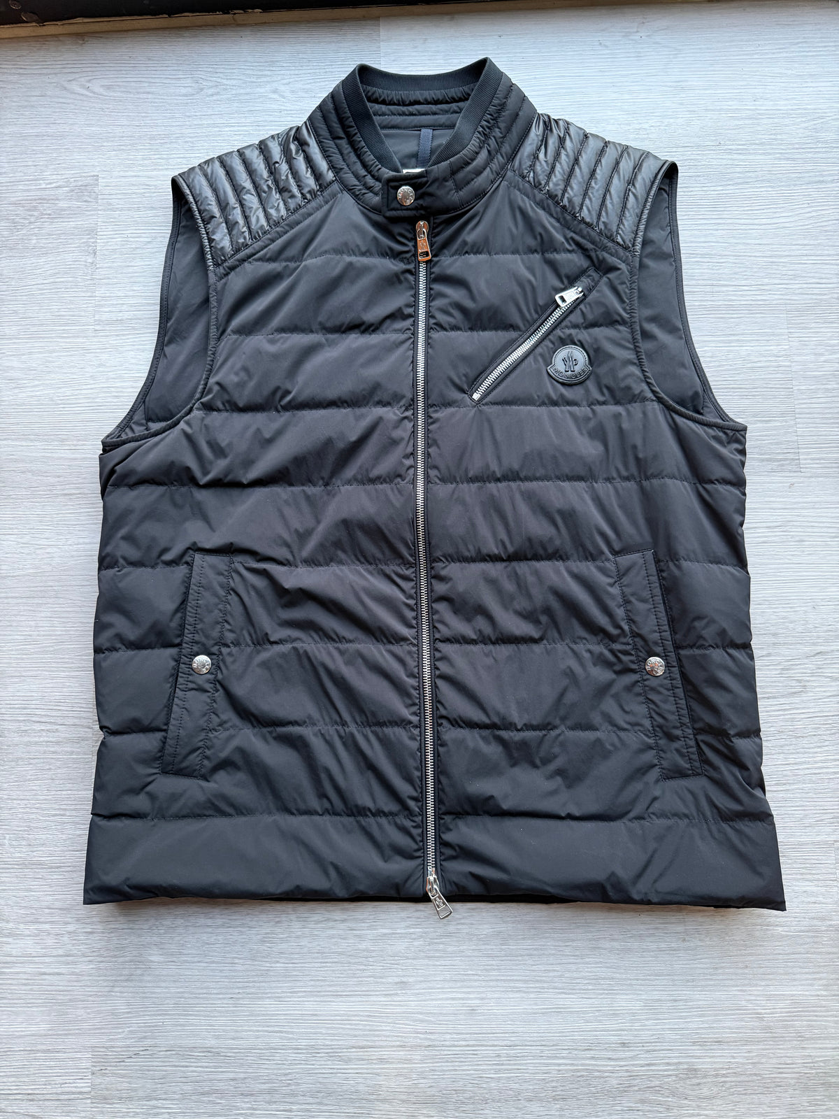 Moncler tolonne padded gilet (vest)