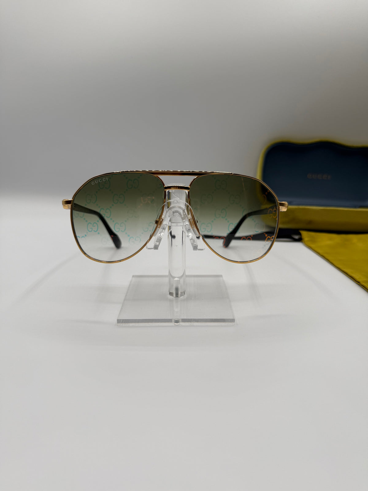 Gucci gold/green pilot sunglasses ￼