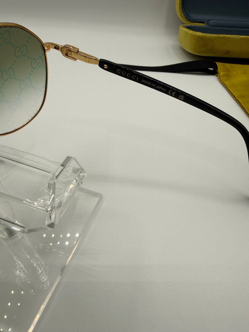 Gucci gold/green pilot sunglasses ￼