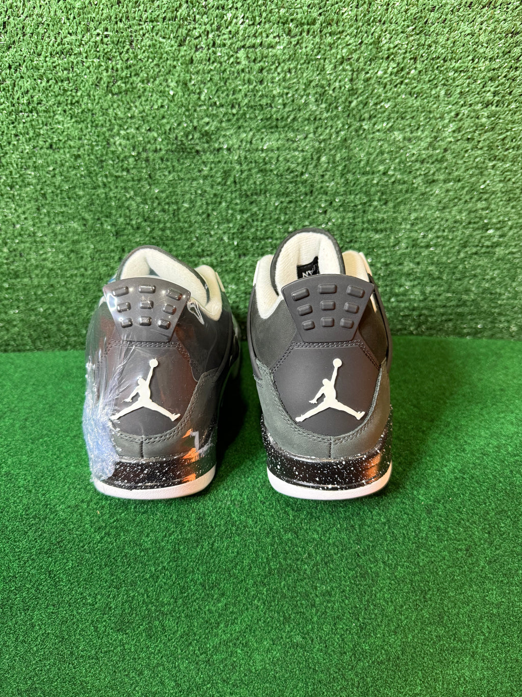 Jordan 4 retro ‘fear’ (2024)
