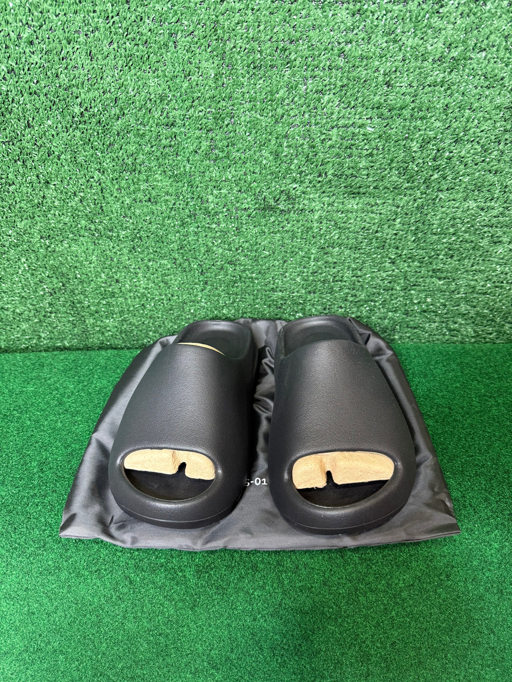YZY YS-01 Black