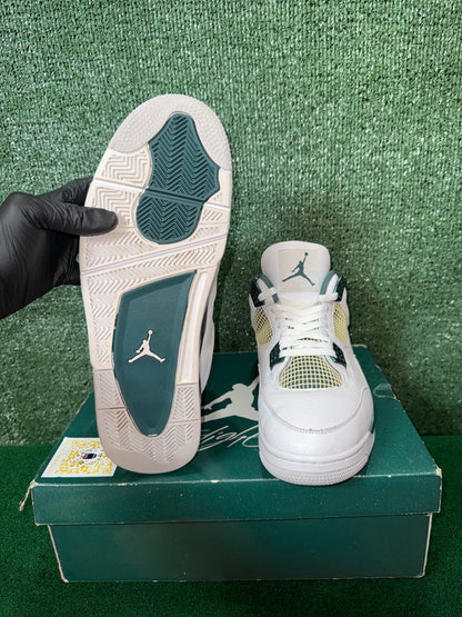 Jordan 4 Retro Oxidized Green Preowned & Yellowed On The Cages ￼