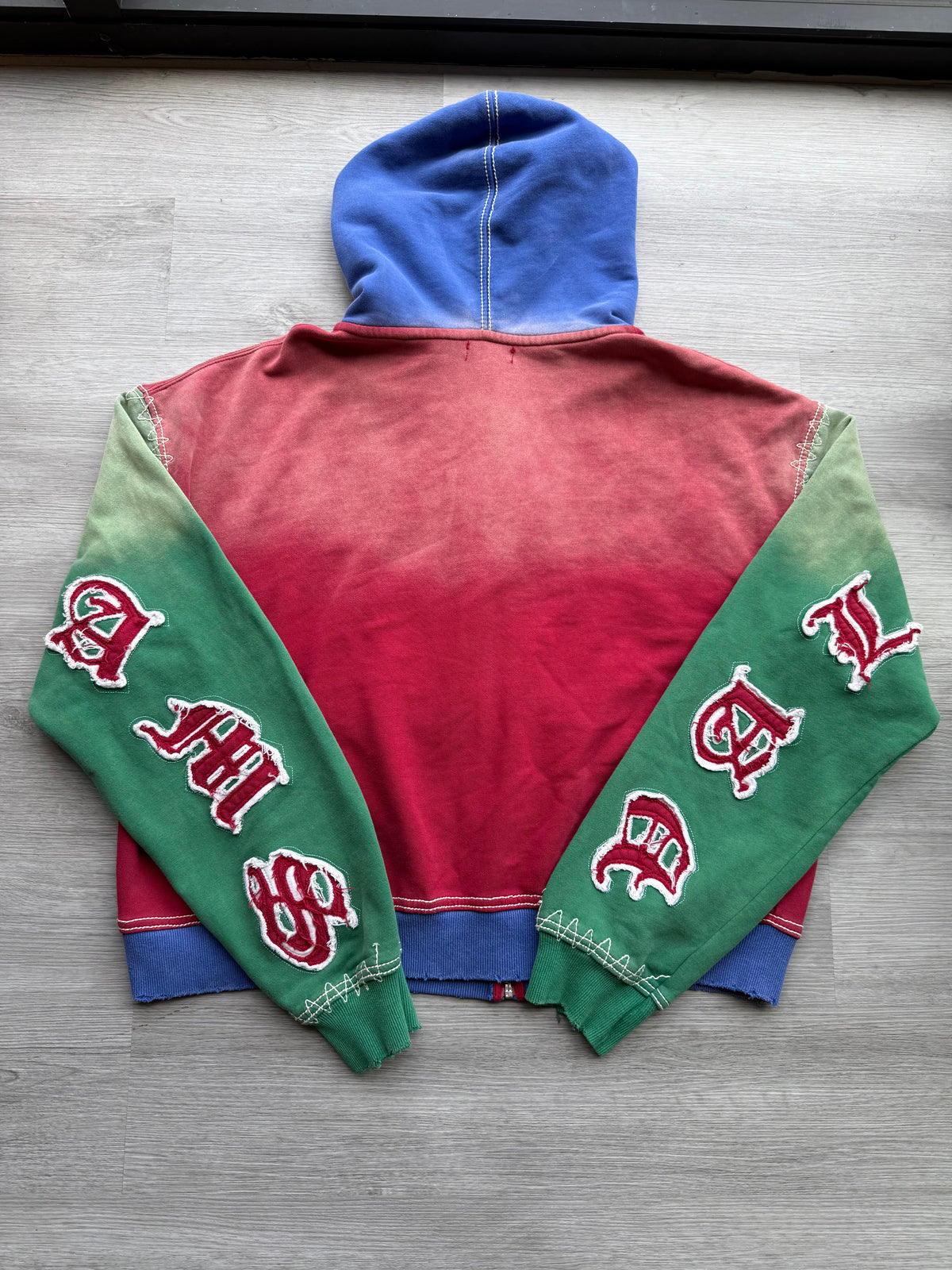 Vale forever looney tunes zip up hoodie