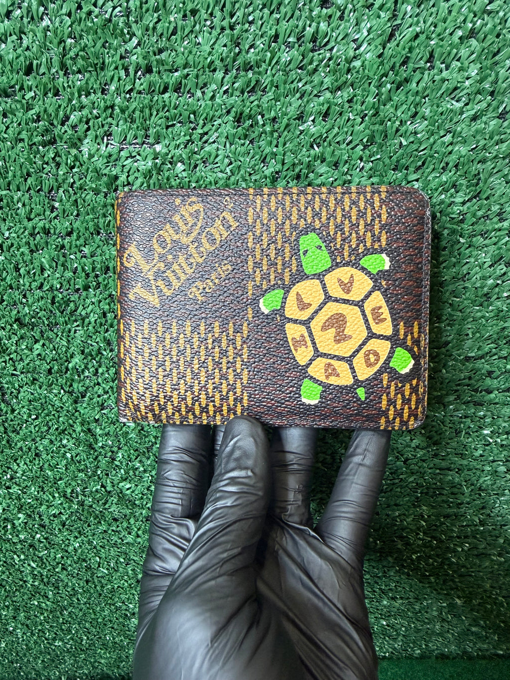 Louis Vuitton Damier ebene giant brown Louis Vuitton x nigo multiple wallet