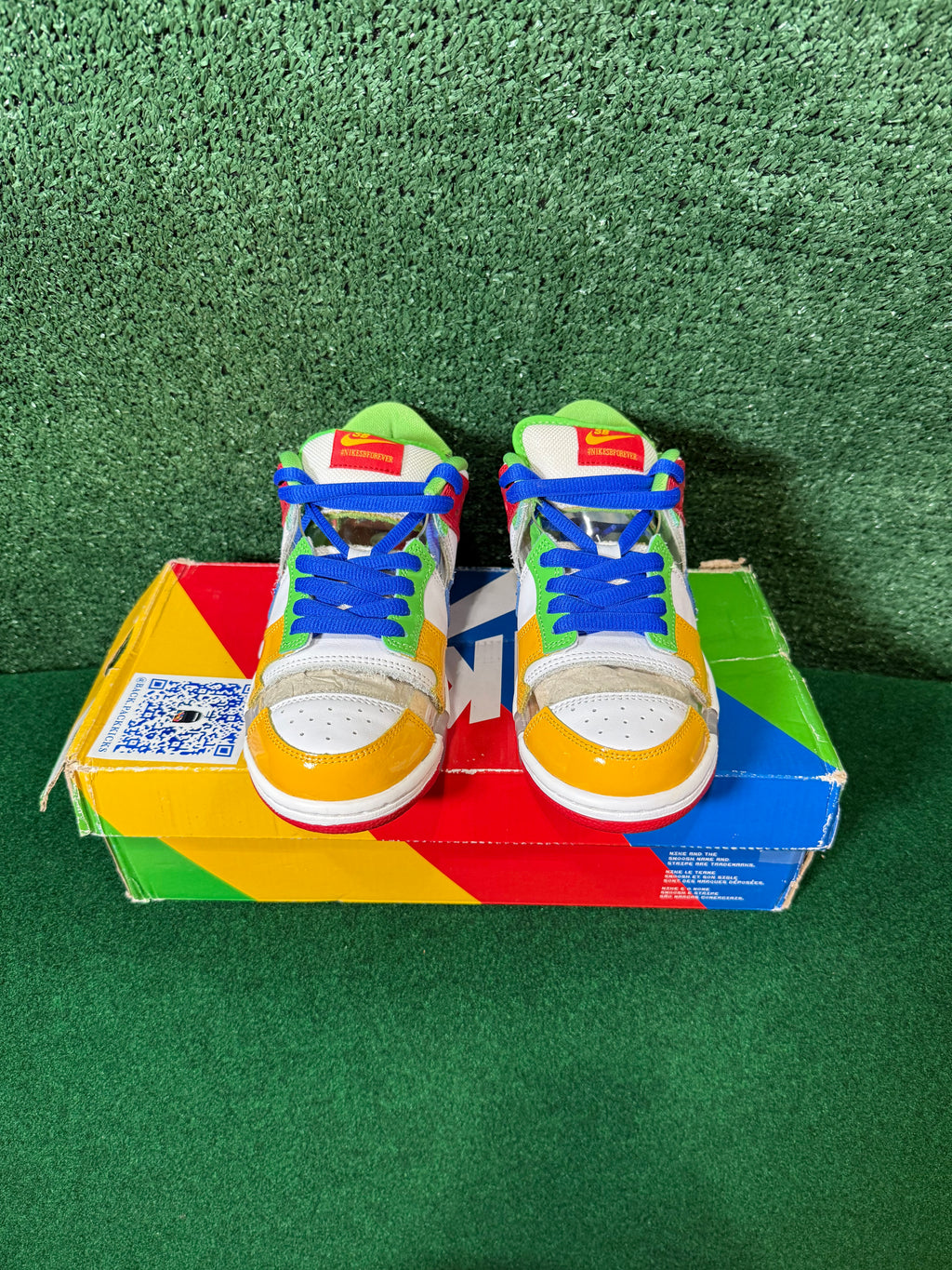 NIKE SB DUNK LOW SANDY BODECKER