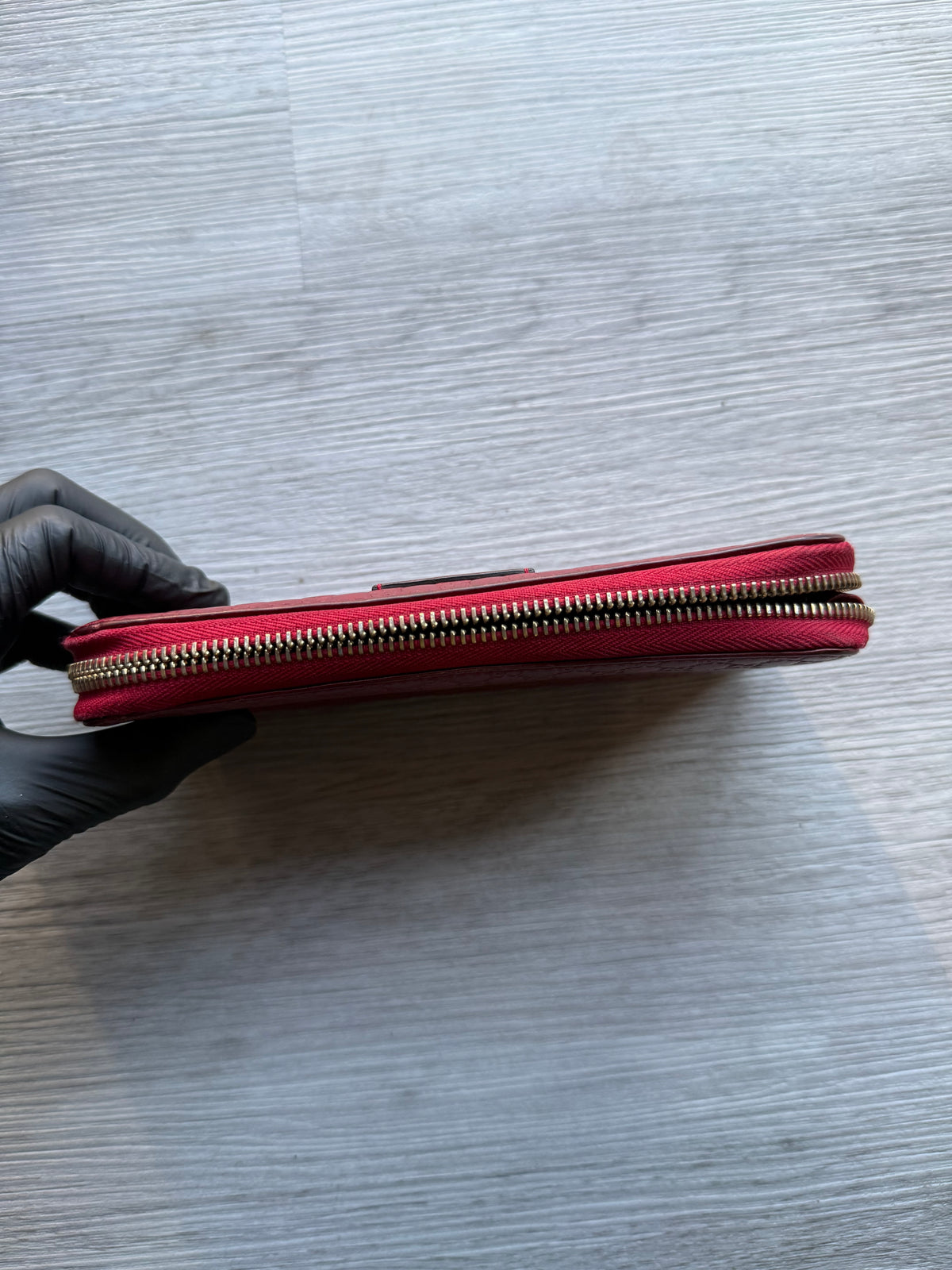 Gucci micro guccissima red gucci gg zip clutch