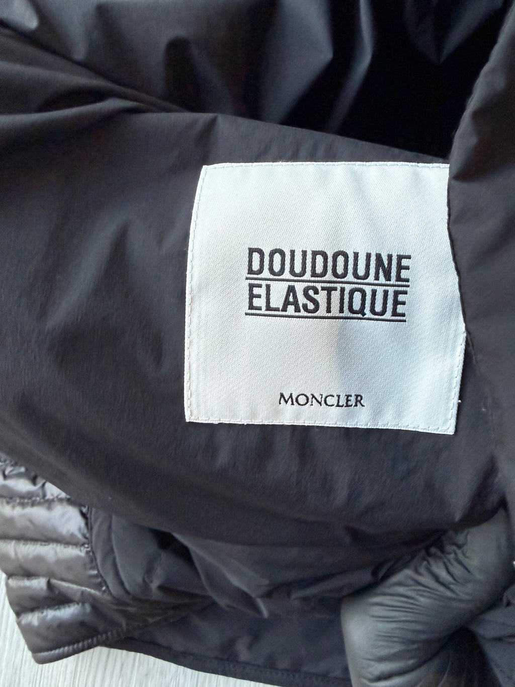 Moncler tolonne padded gilet (vest)