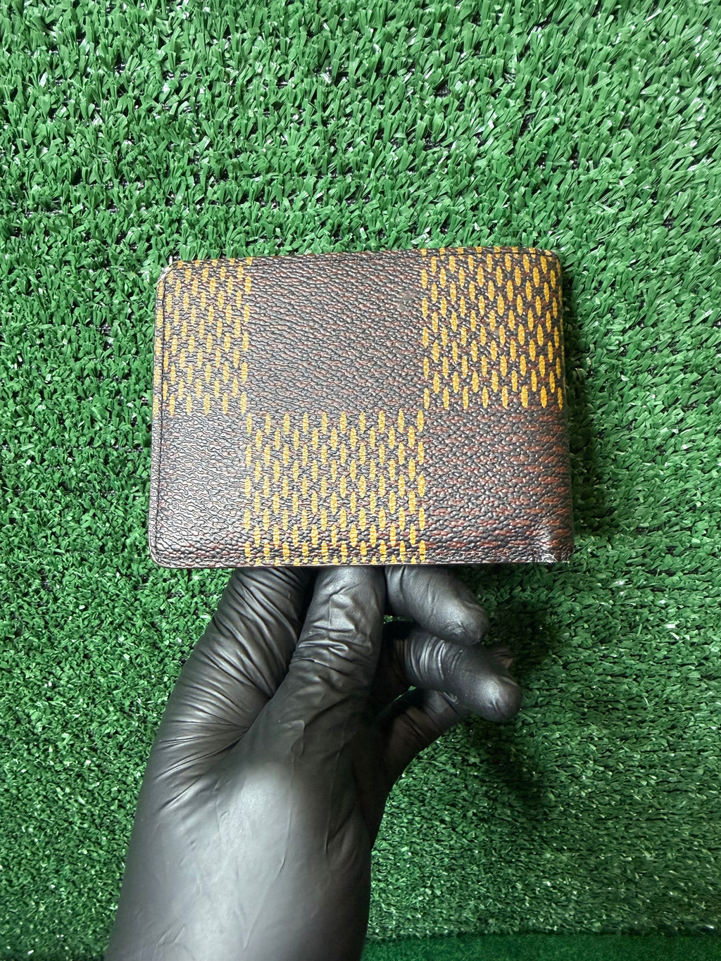 Louis Vuitton Damier ebene giant brown Louis Vuitton x nigo multiple wallet
