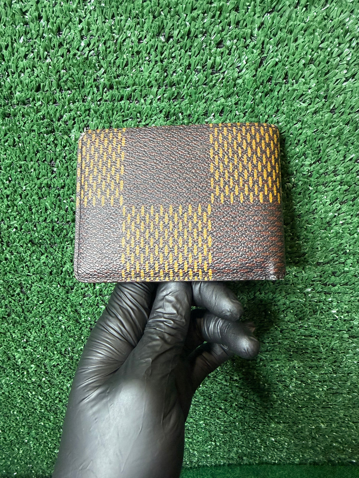 Louis Vuitton Damier ebene giant brown Louis Vuitton x nigo multiple wallet