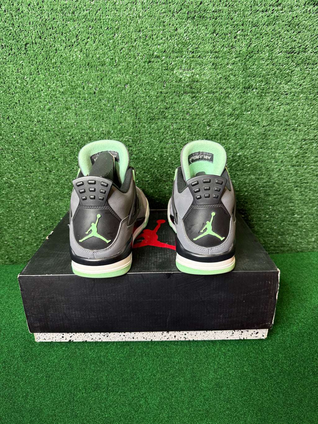 JORDAN 4 RETRO ‘GREEN GLOW’