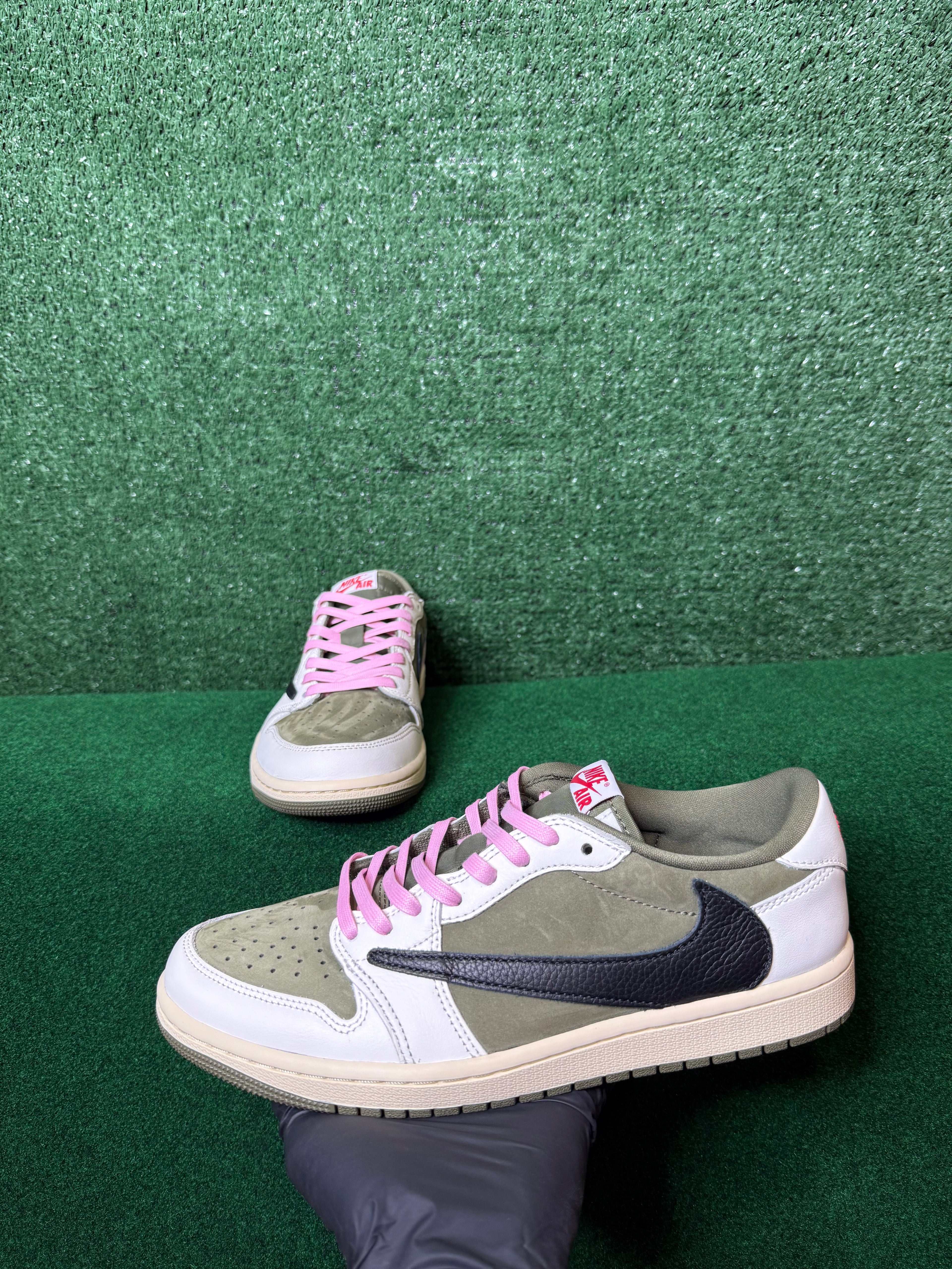 JORDAN 1 RETRO LOW OG SP ‘TRAVIS SCOTT MEDIUM OLIVE’