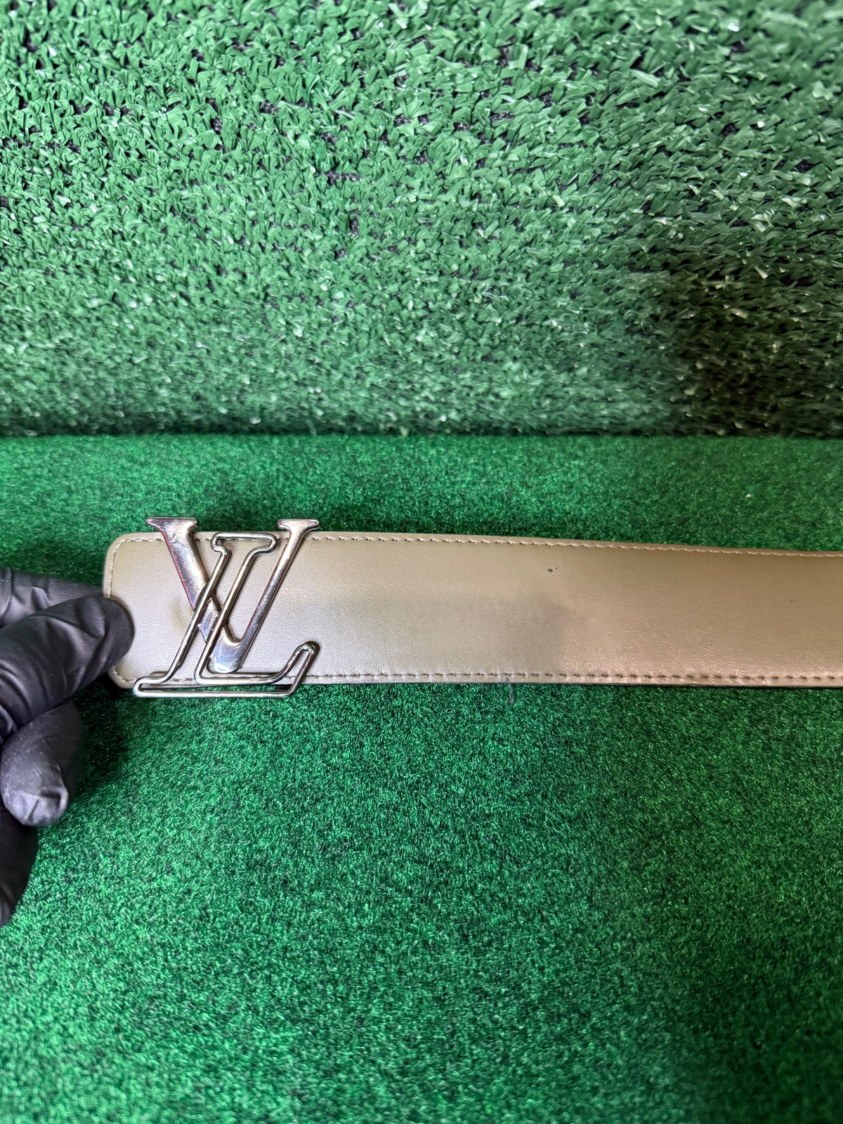 Louis Vuitton LV initials reversible belt