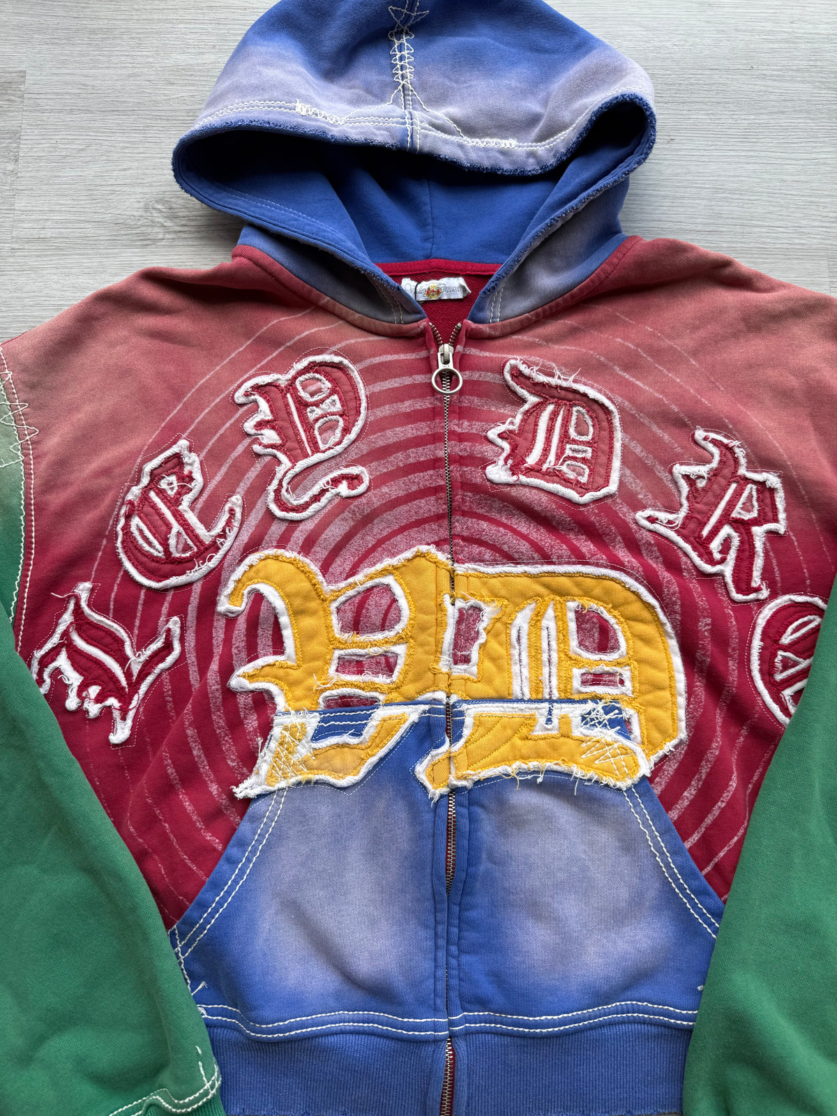Vale forever looney tunes zip up hoodie