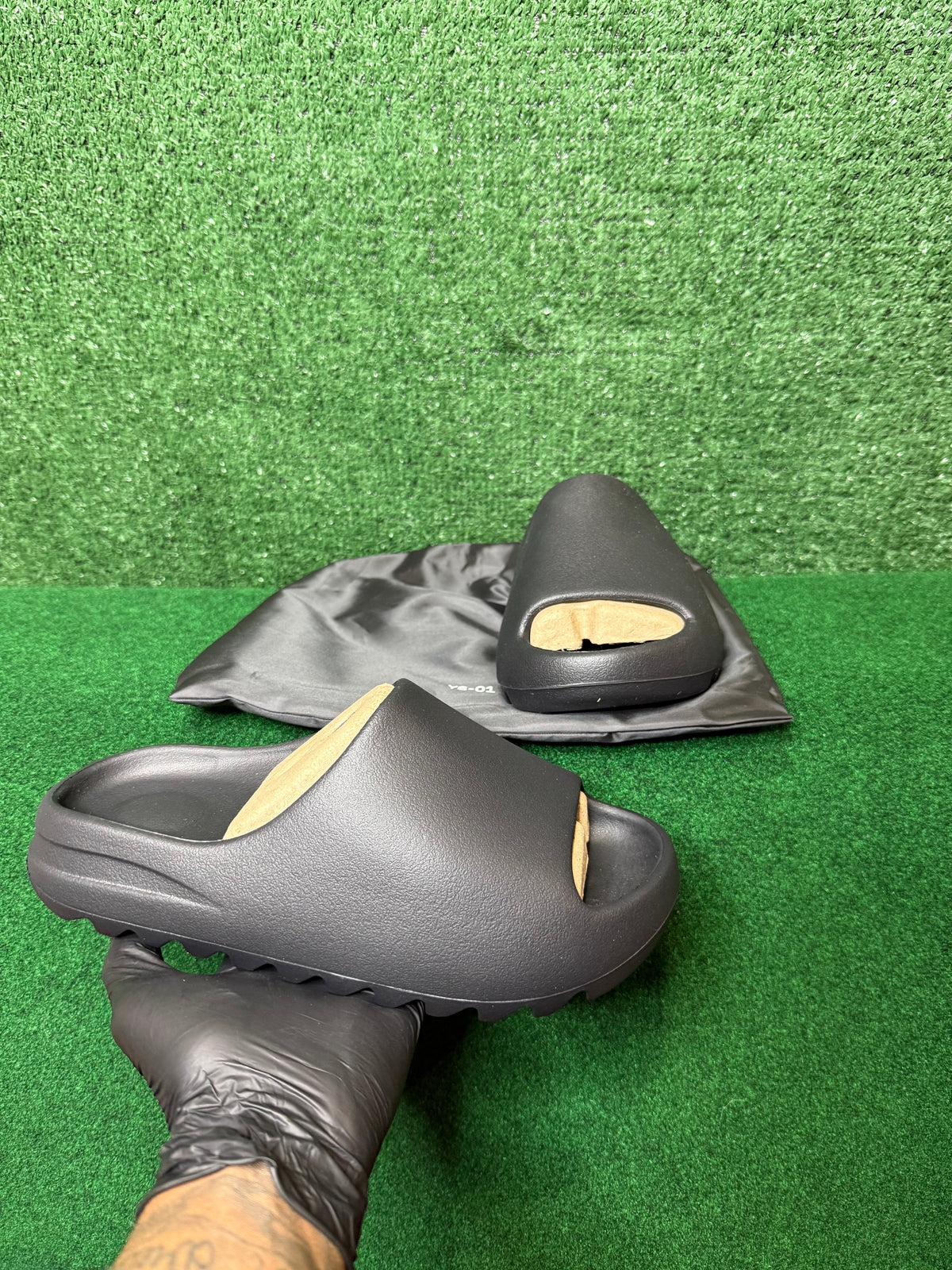 YZY YS-01 Black