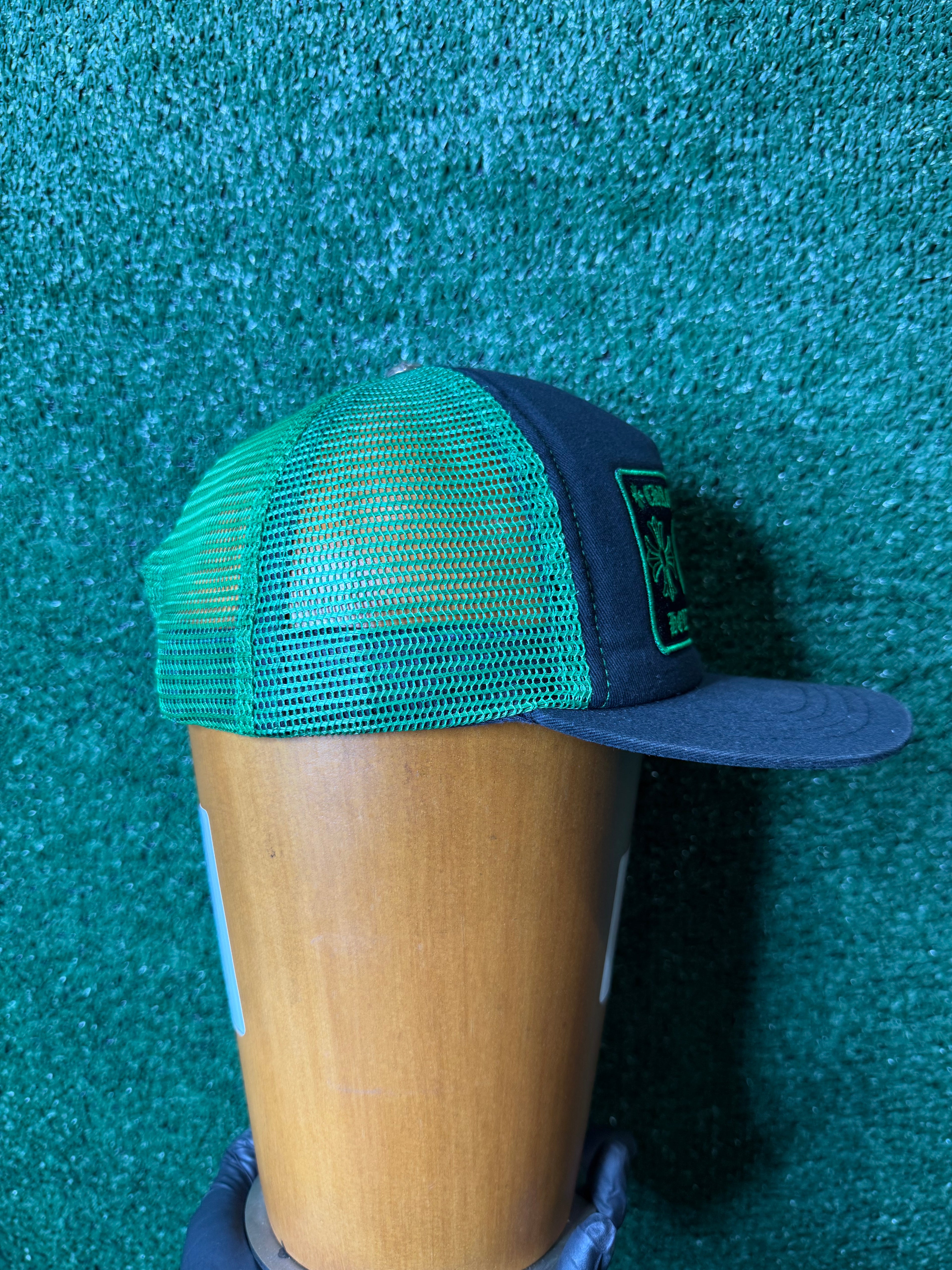 CHROME HEARTS CH HOLLYWOOD TRUCKER HAT BLACK/GREEN
