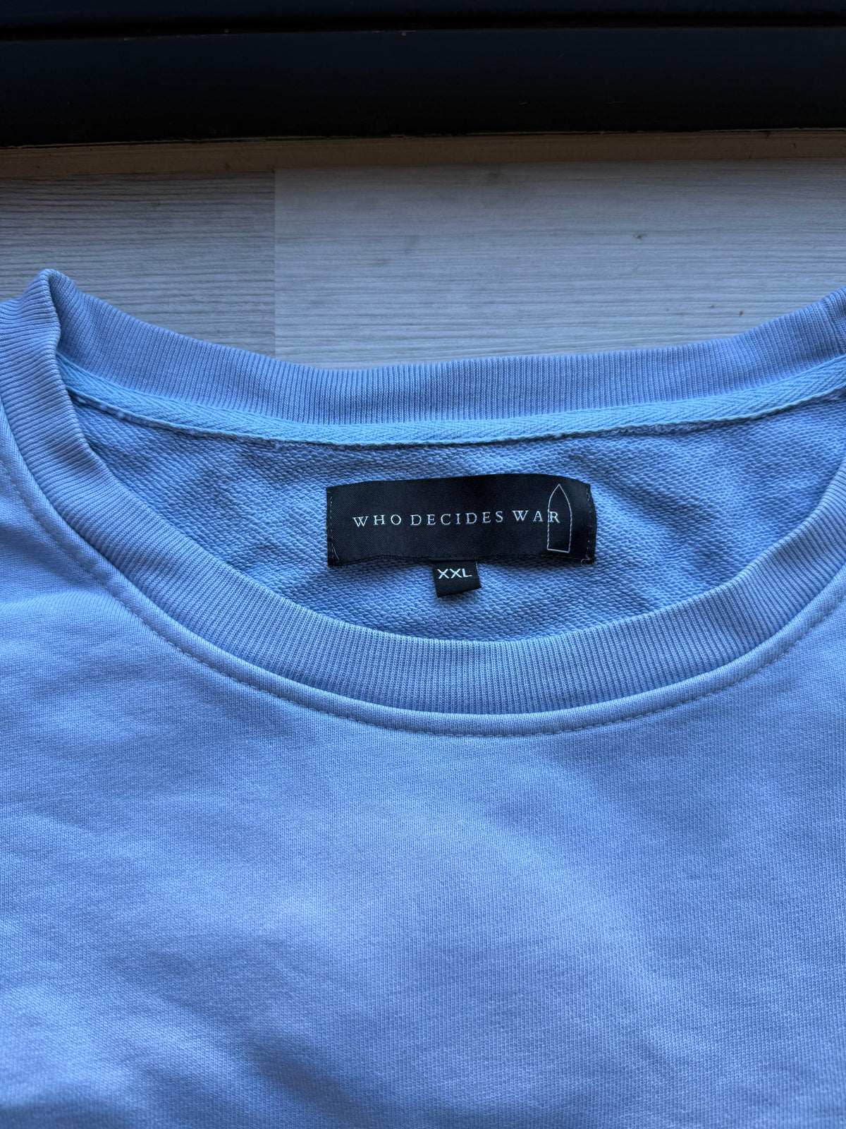 Who decides war “underwater beach” embroidered crewneck sweatshirt