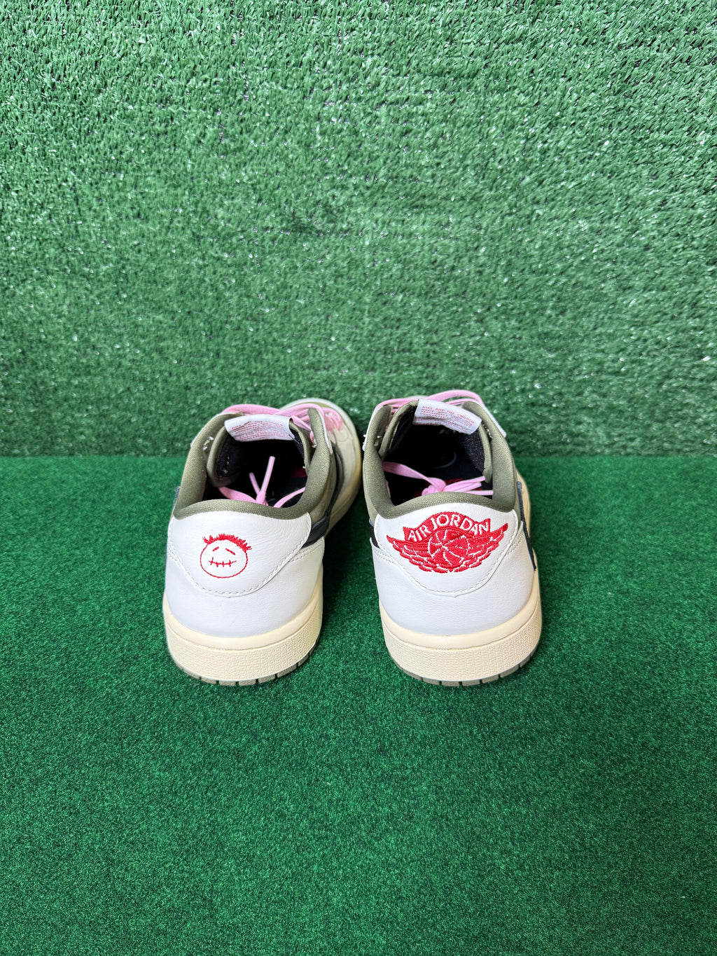 JORDAN 1 RETRO LOW OG SP ‘TRAVIS SCOTT MEDIUM OLIVE’