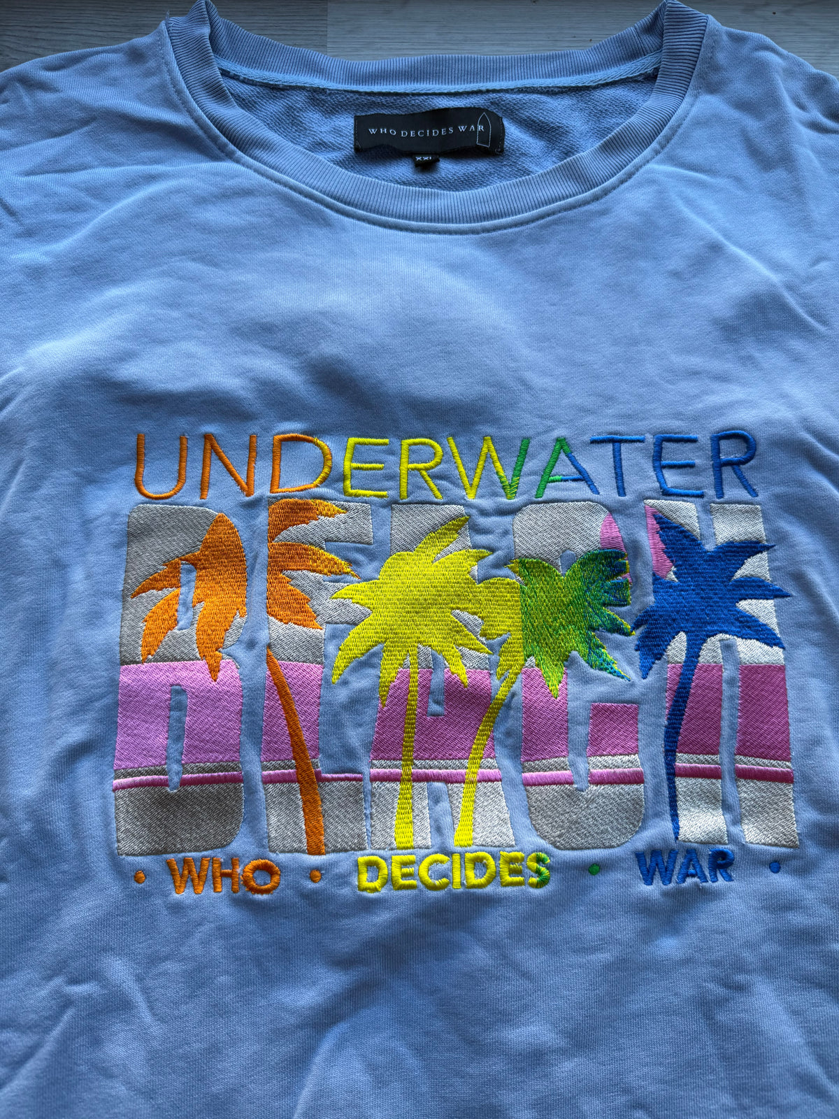 Who decides war “underwater beach” embroidered crewneck sweatshirt