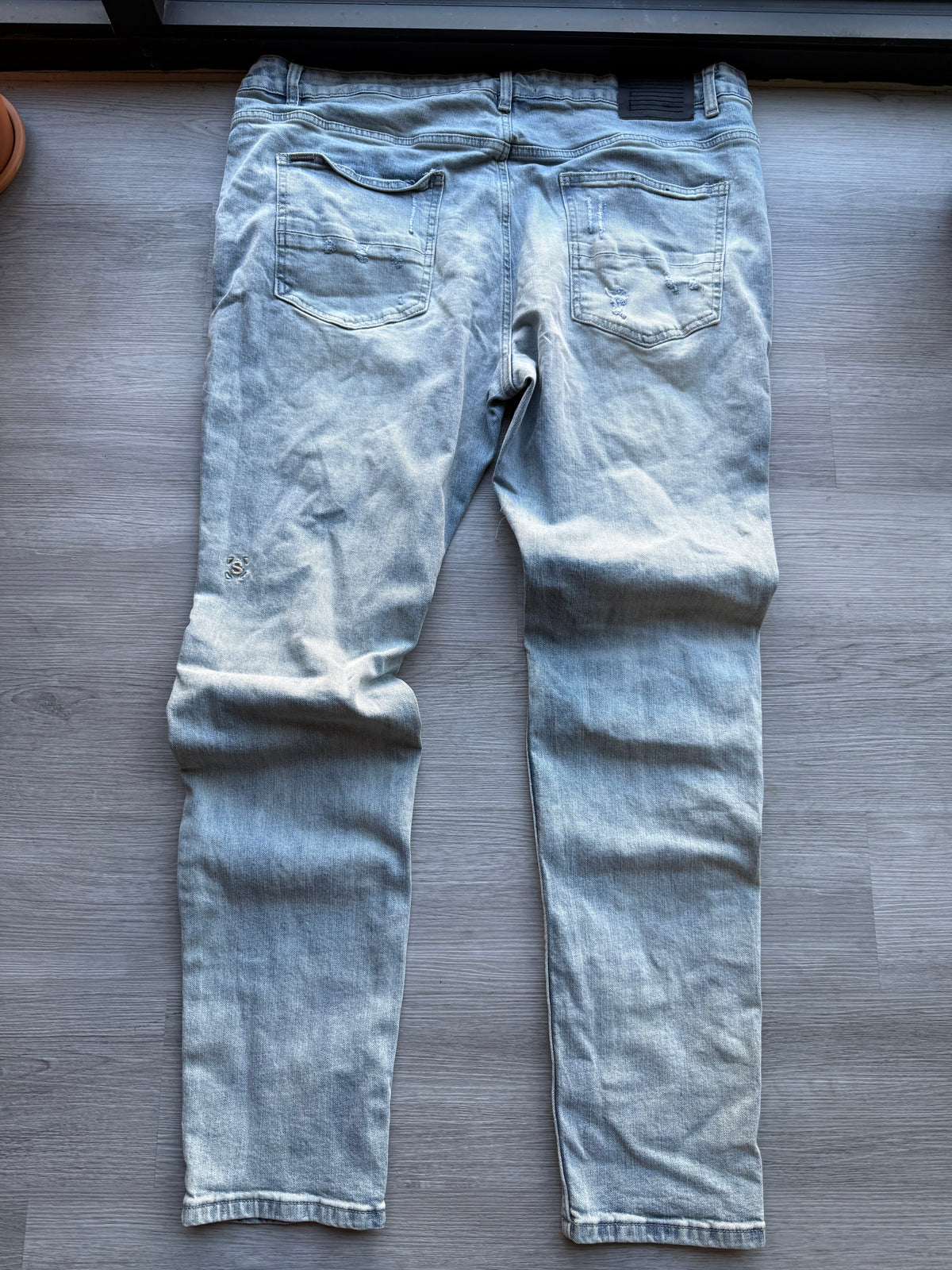 serenade Distressed blue jeans