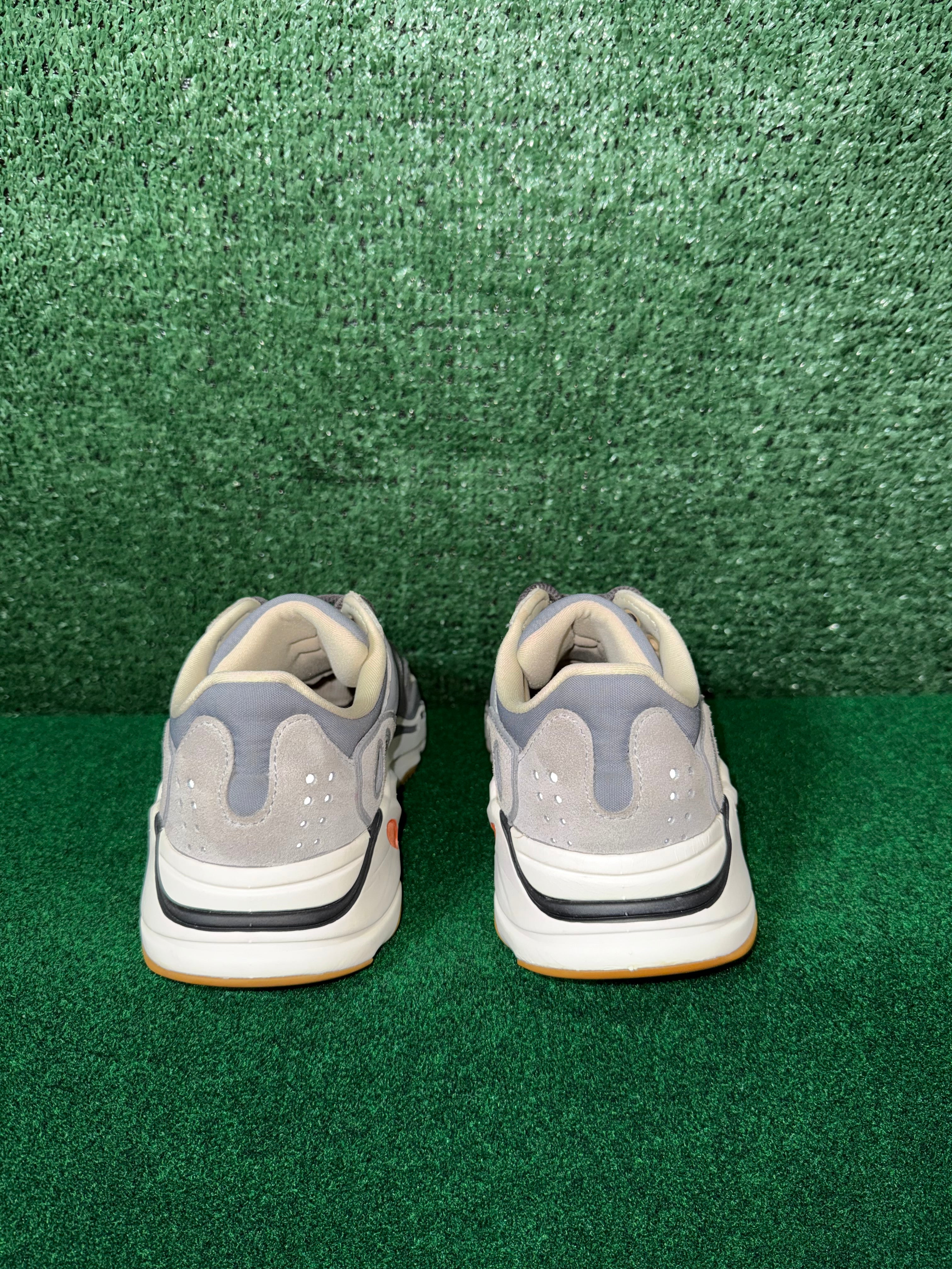 Adidas Yeezy Boost 700 Magnet