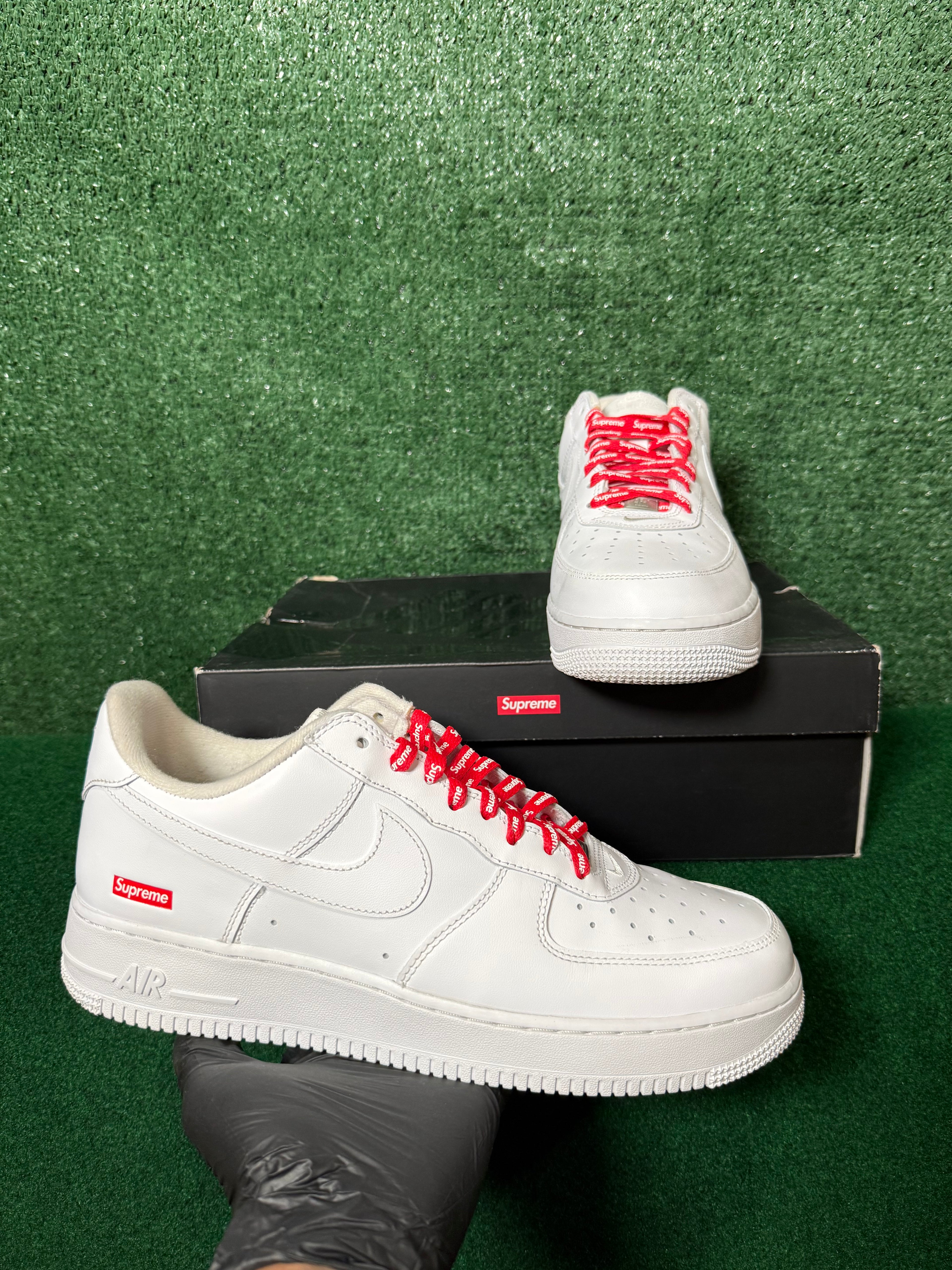 Nike Air Force 1 Low Supreme White
