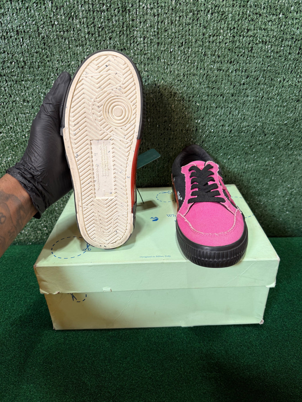 Off-White Wmns Vulc ‘Fuchsia Black’ (2022)