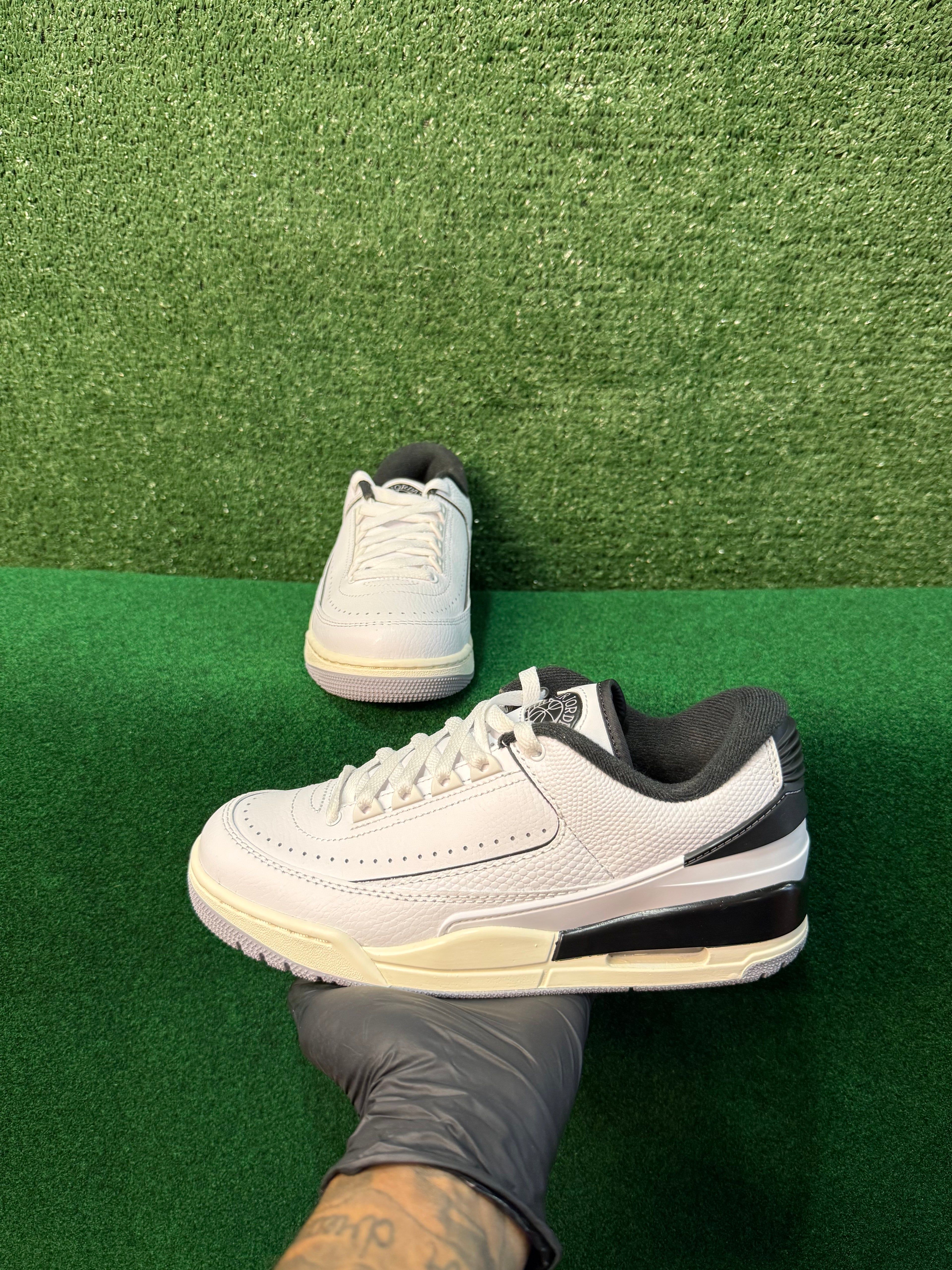 JORDAN 2/3 WHITE BLACK