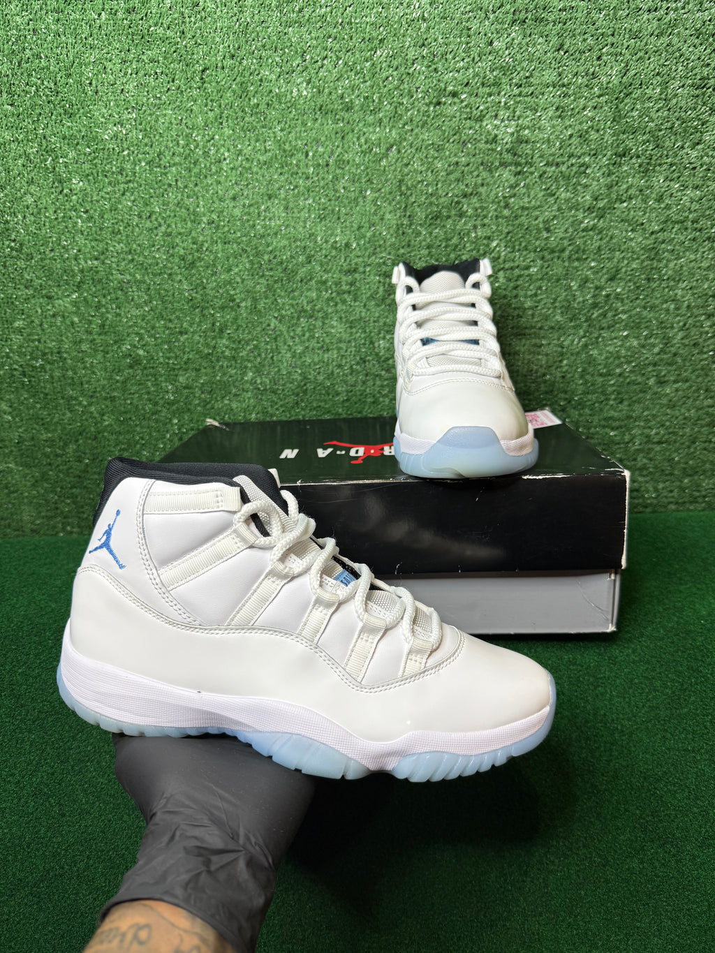 Jordan 11 RETRO LEGEND BLUE (2024)