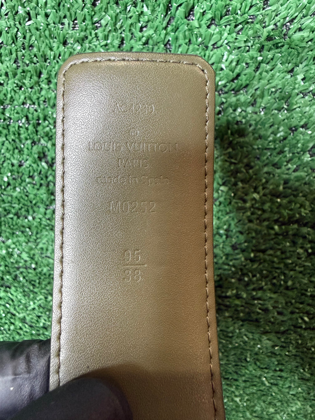 Louis Vuitton LV initials reversible belt