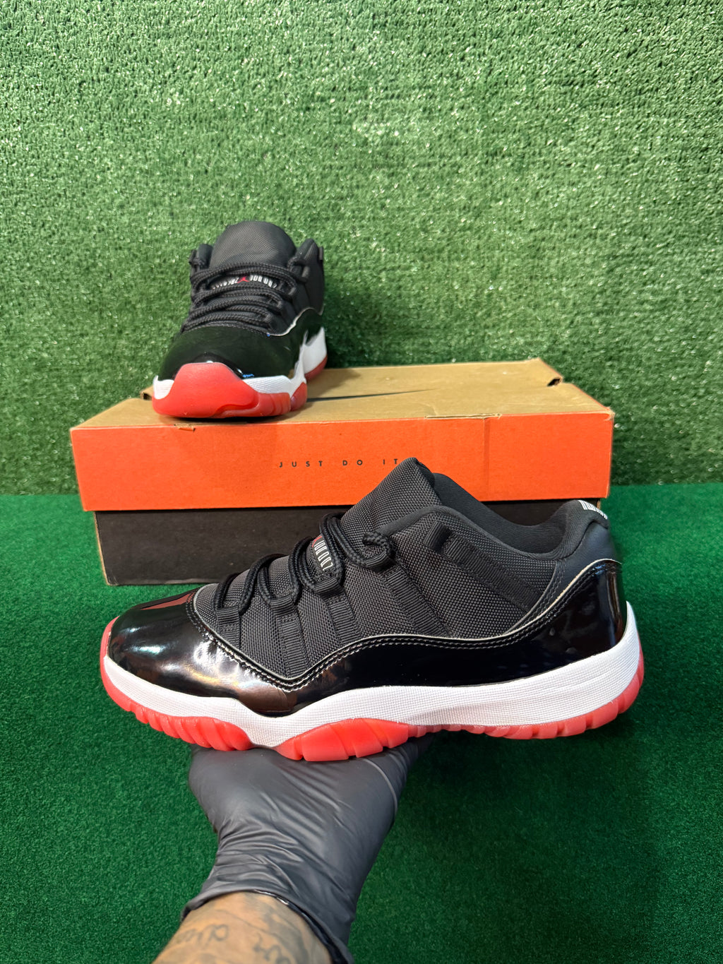 JORDAN 11 RETRO LOW BRED (2025)
