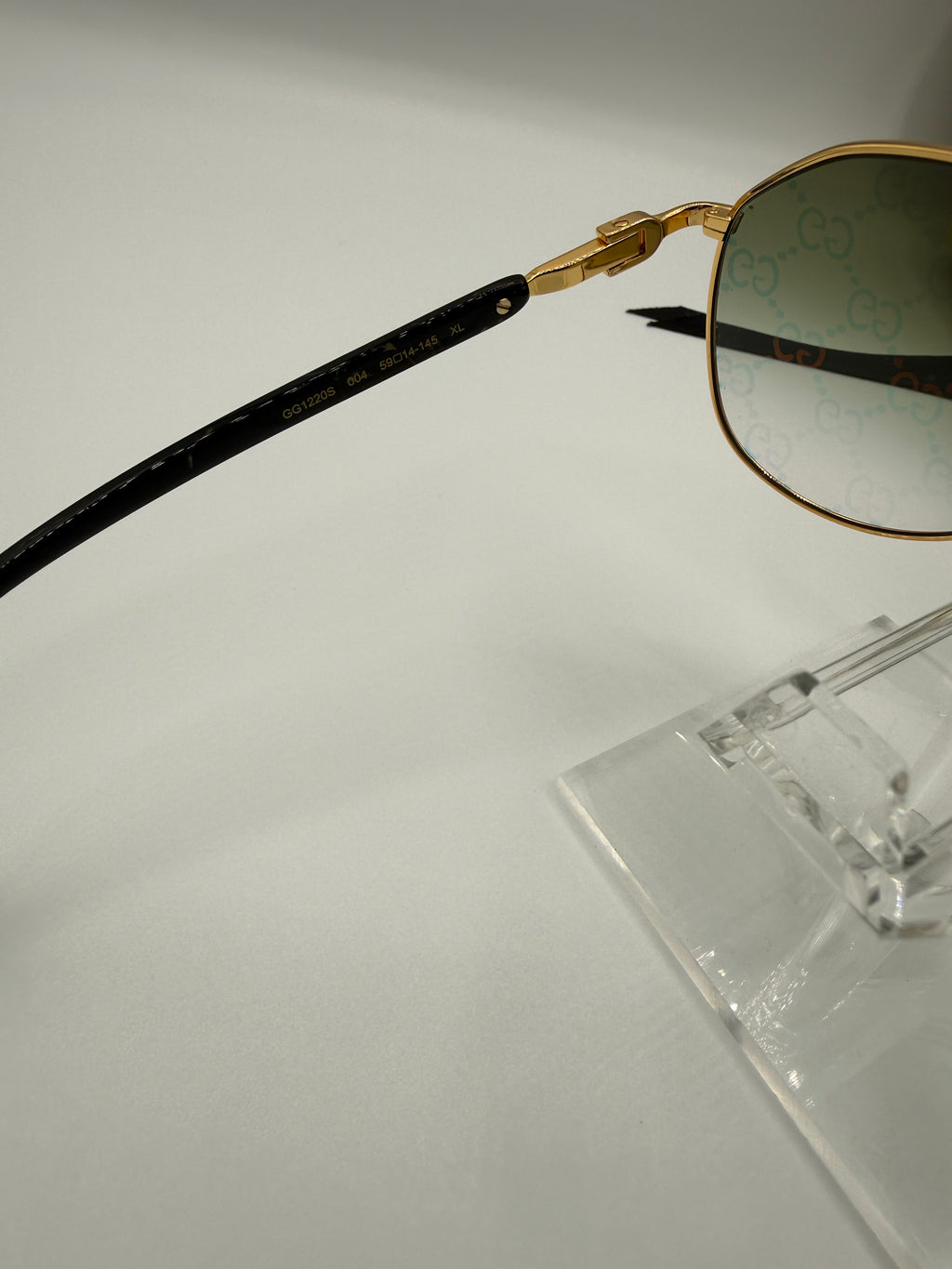 Gucci gold/green pilot sunglasses ￼