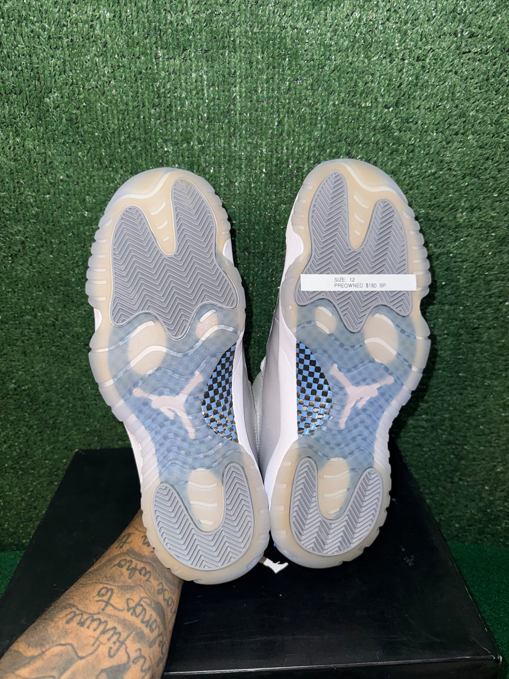 Jordan 11 Retro Low Cement Grey