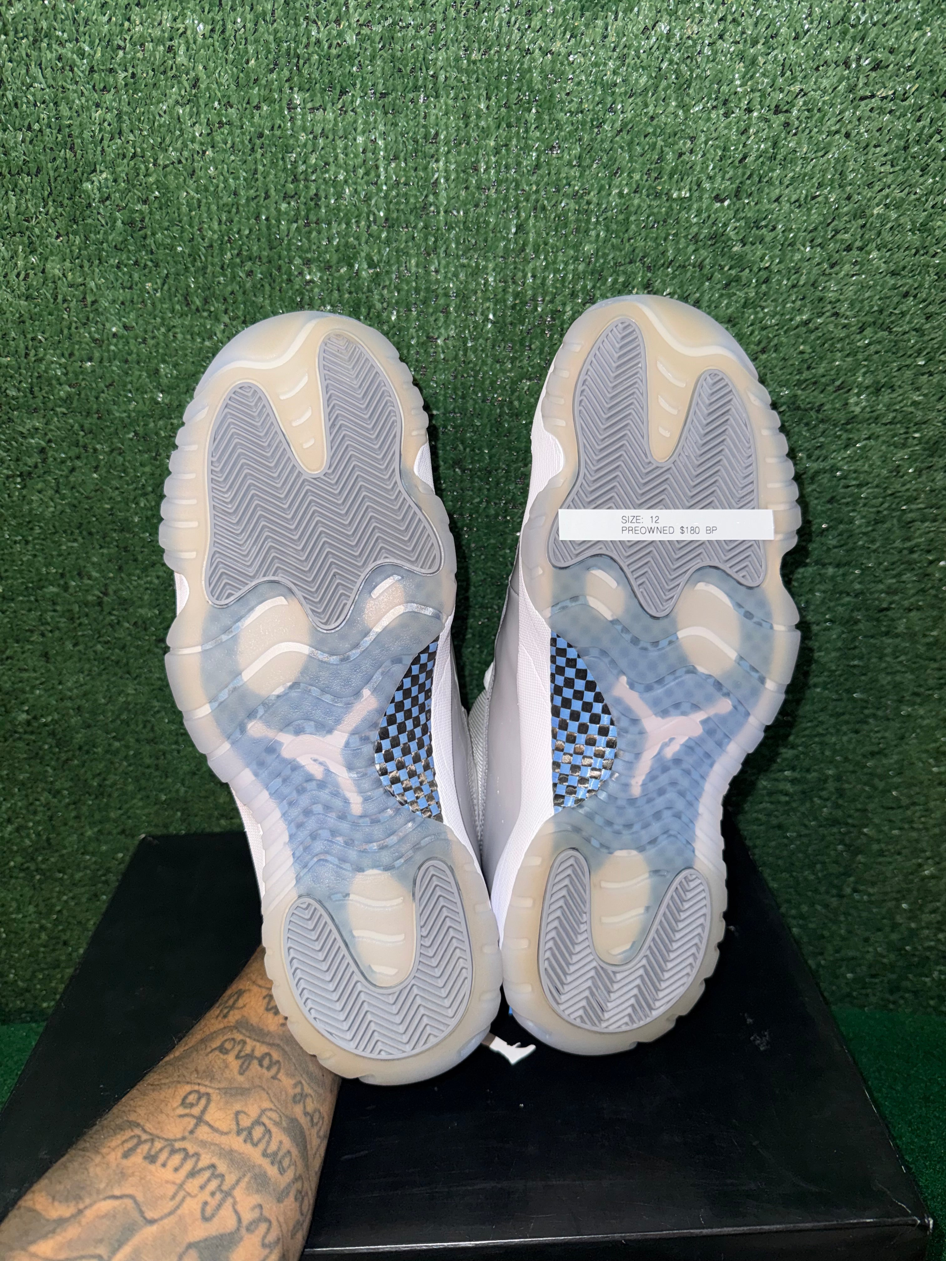 Jordan 11 Retro Low Cement Grey