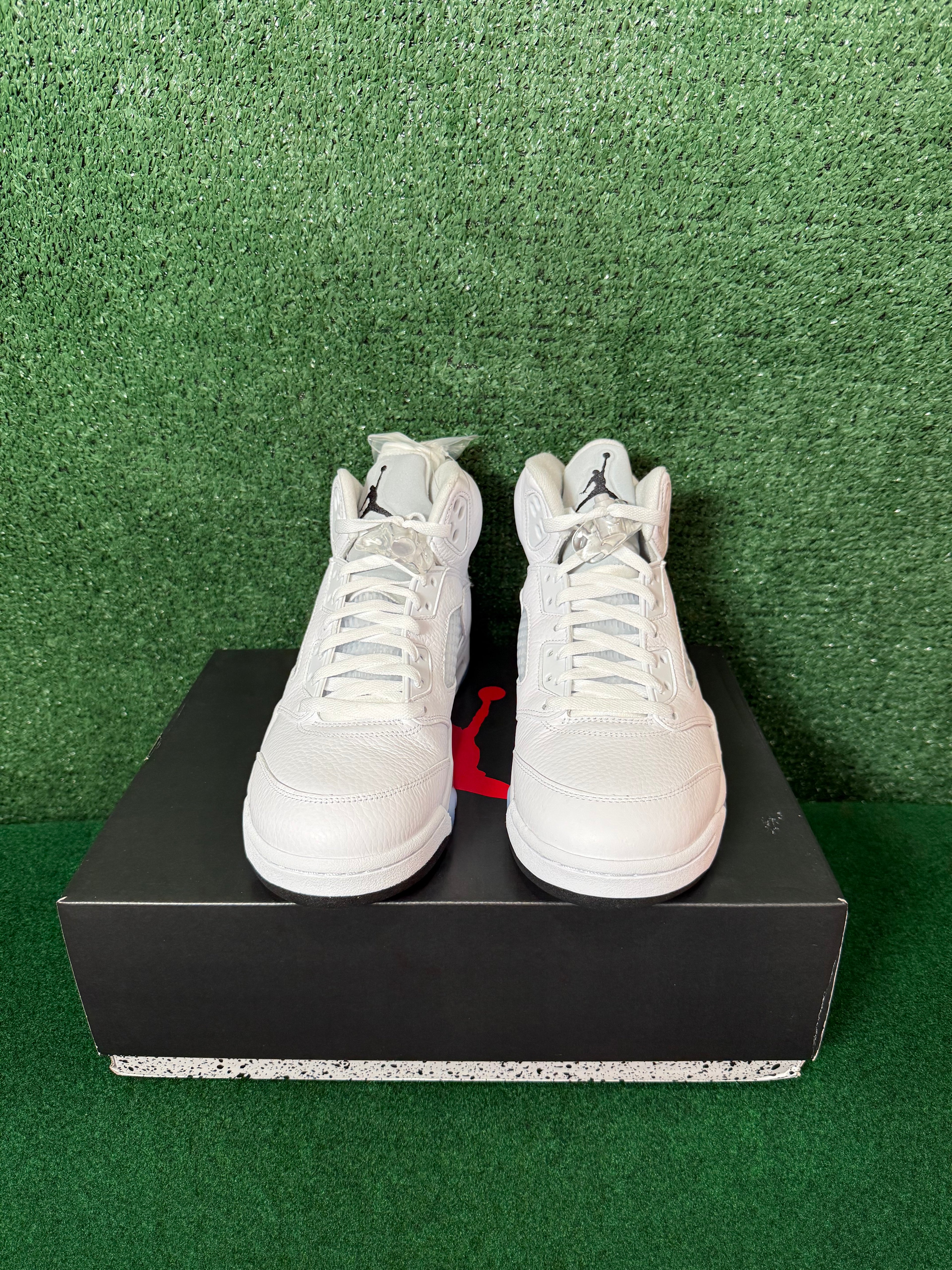 JORDAN 5 RETRO WHITE METALLIC (2026)
