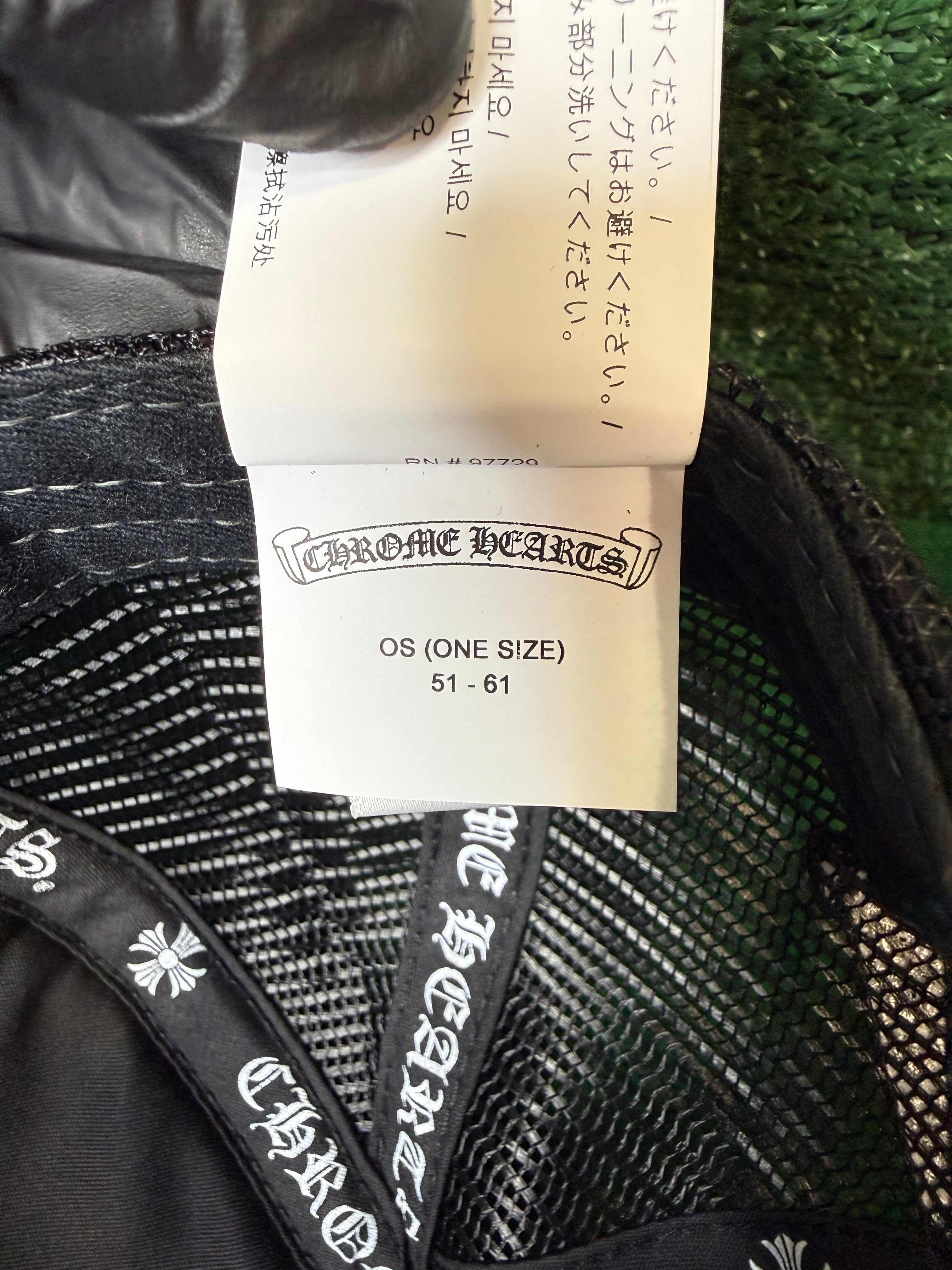CHROME HEARTS WHITE CEMETERY CROSS CH TRUCKER HAT BLACK