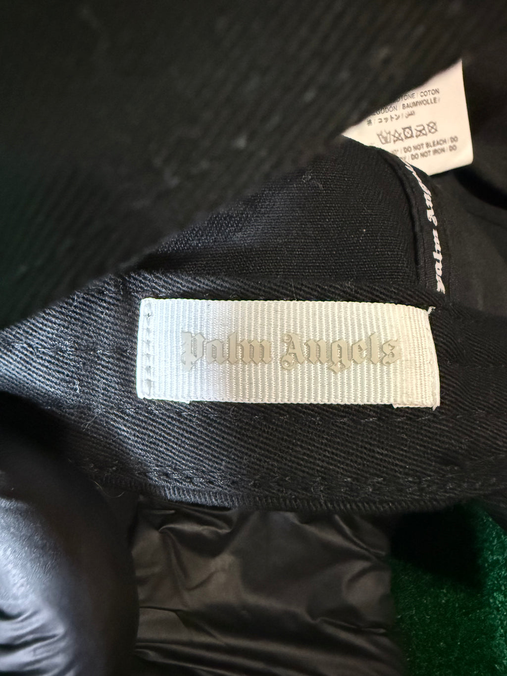 Palm angels kids seasonal logo cap in ‘black/green’ fluorescent