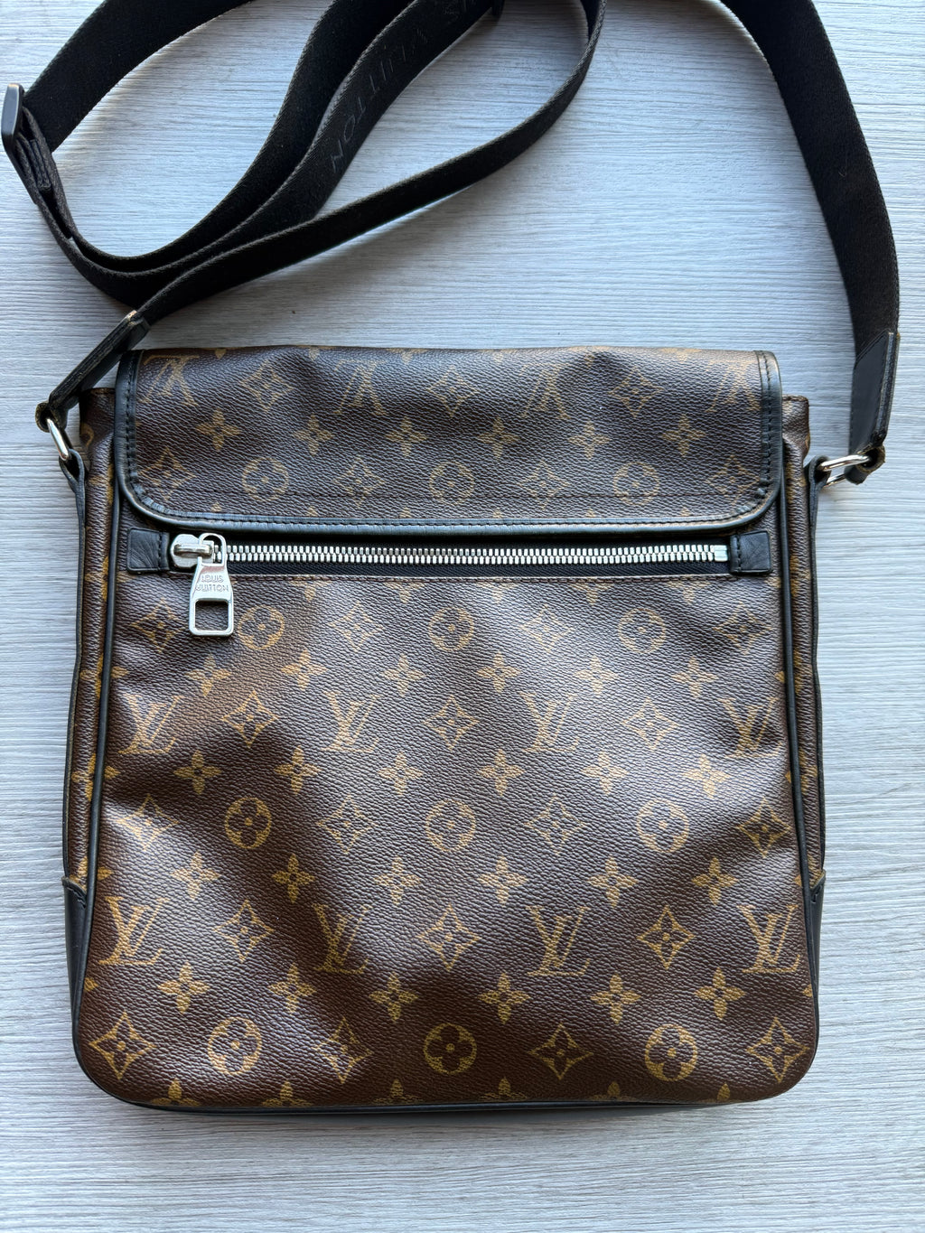 Louis Vuitton monogram macassar bass mm crossbody bag ‘2010’