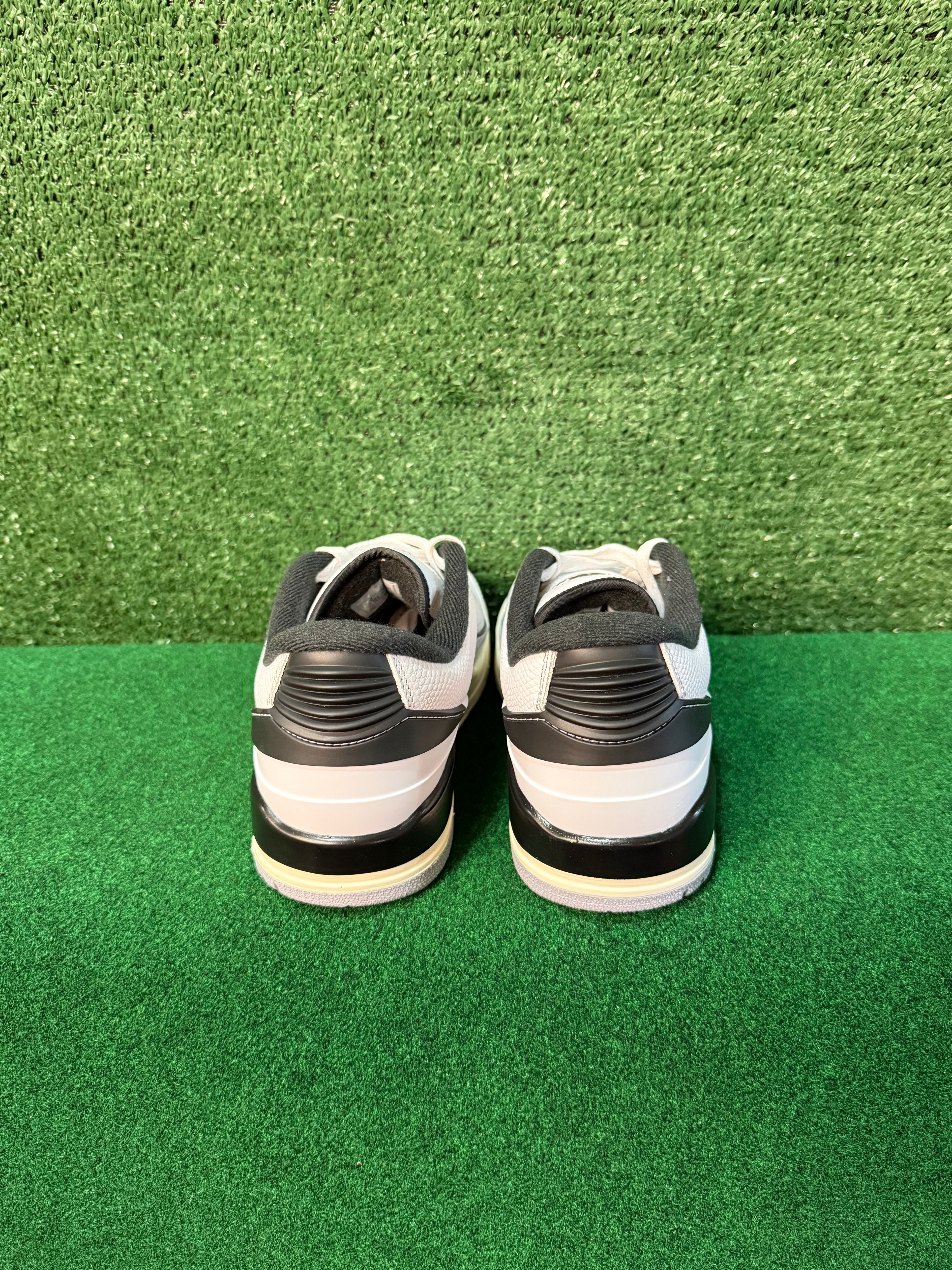 JORDAN 2/3 WHITE BLACK