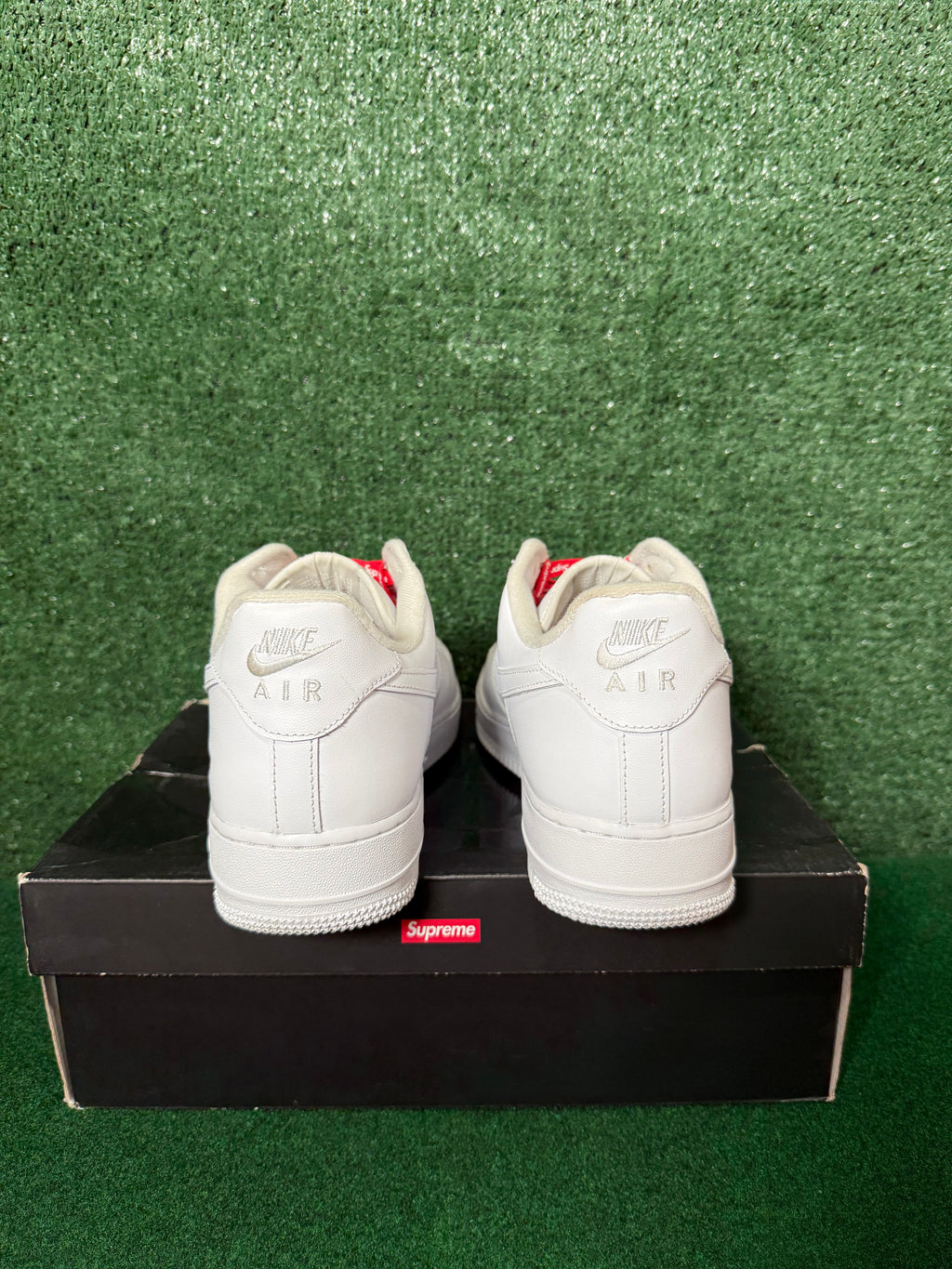 Nike Air Force 1 Low Supreme White