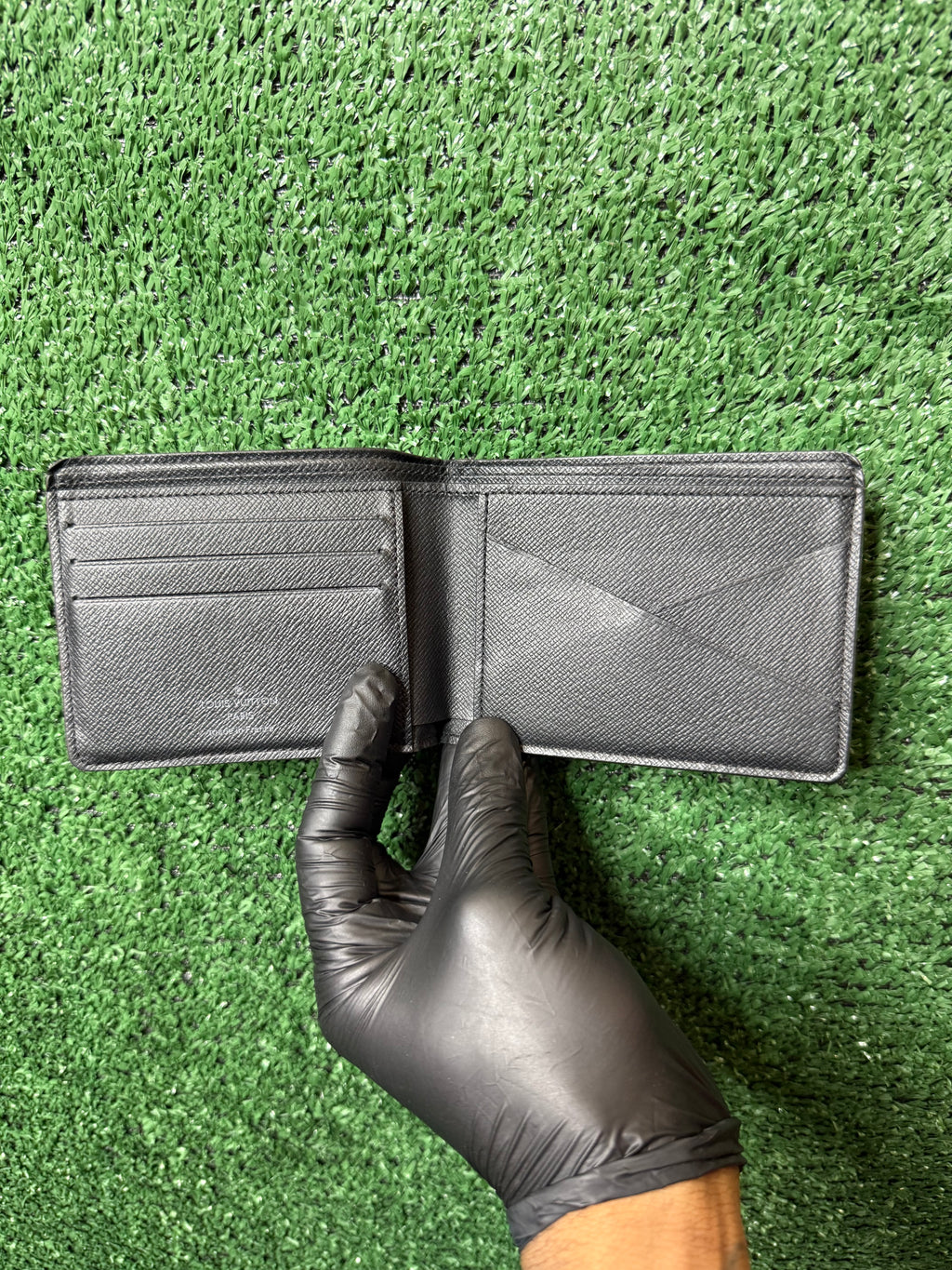 Louis Vuitton Damier ebene giant brown Louis Vuitton x nigo multiple wallet