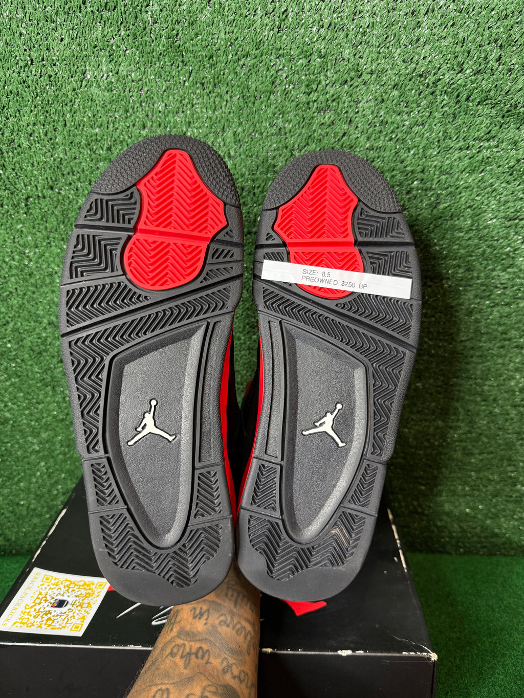 JORDAN 4 RETRO (RED THUNDER)